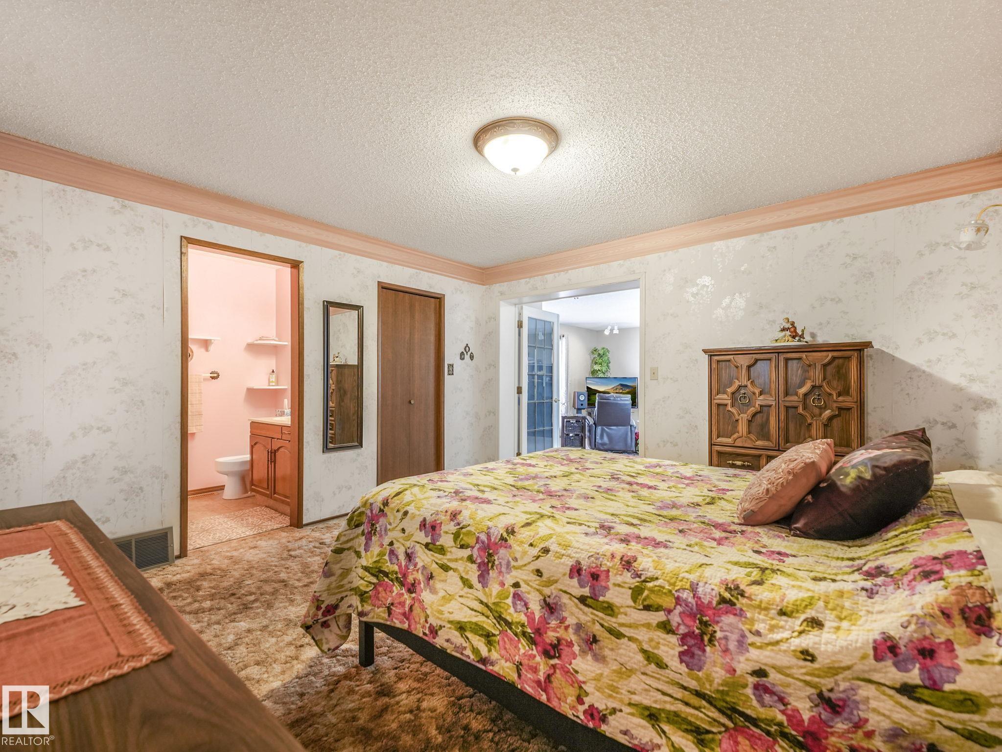 Photo 45 at 6106 37a Avenue NW, Hillview, Edmonton