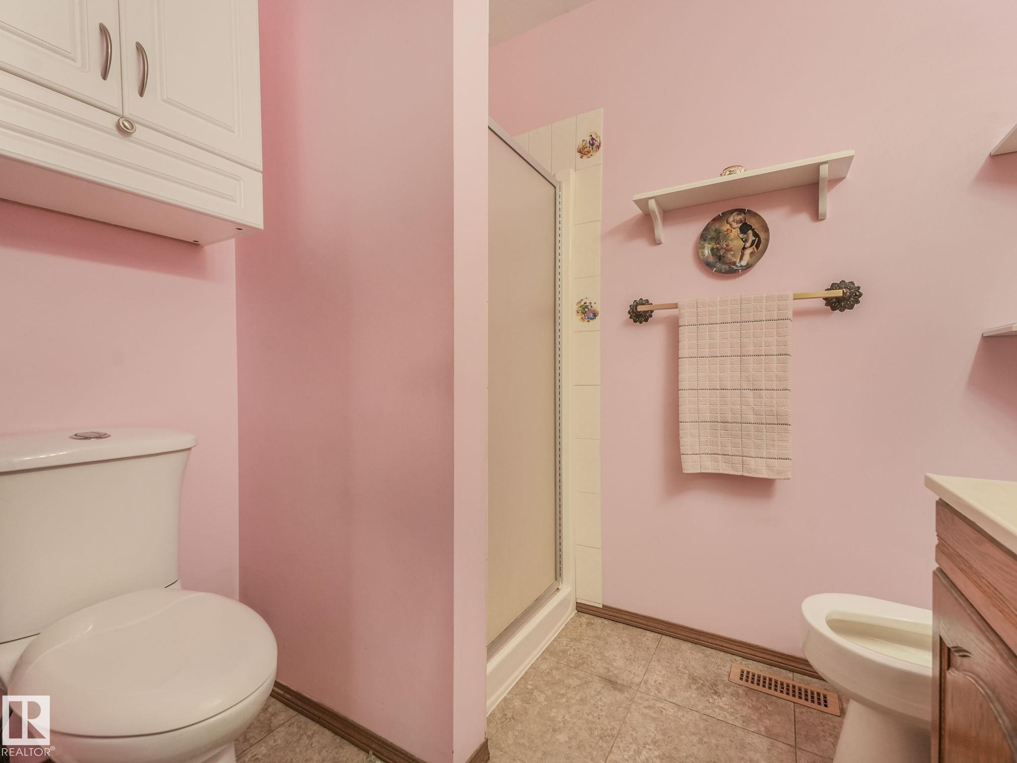Photo 48 at 6106 37a Avenue NW, Hillview, Edmonton