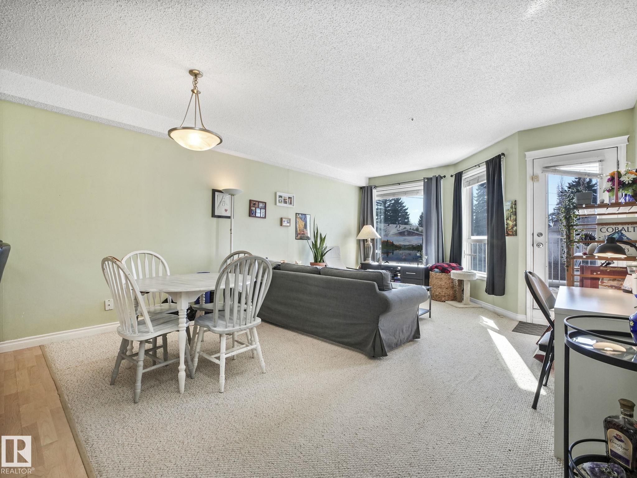https://zimg.paragon.ice.com/ParagonImages/Property/PM/RAE/225397451/14/0/0/946b8821cf0c25c439cbc8ada353fcae/1/21da7ae8e36caa78631d58f3ec1999ec/225397451-db1d029f-1fda-4ec2-81e3-3cc23ac7857b.JPG