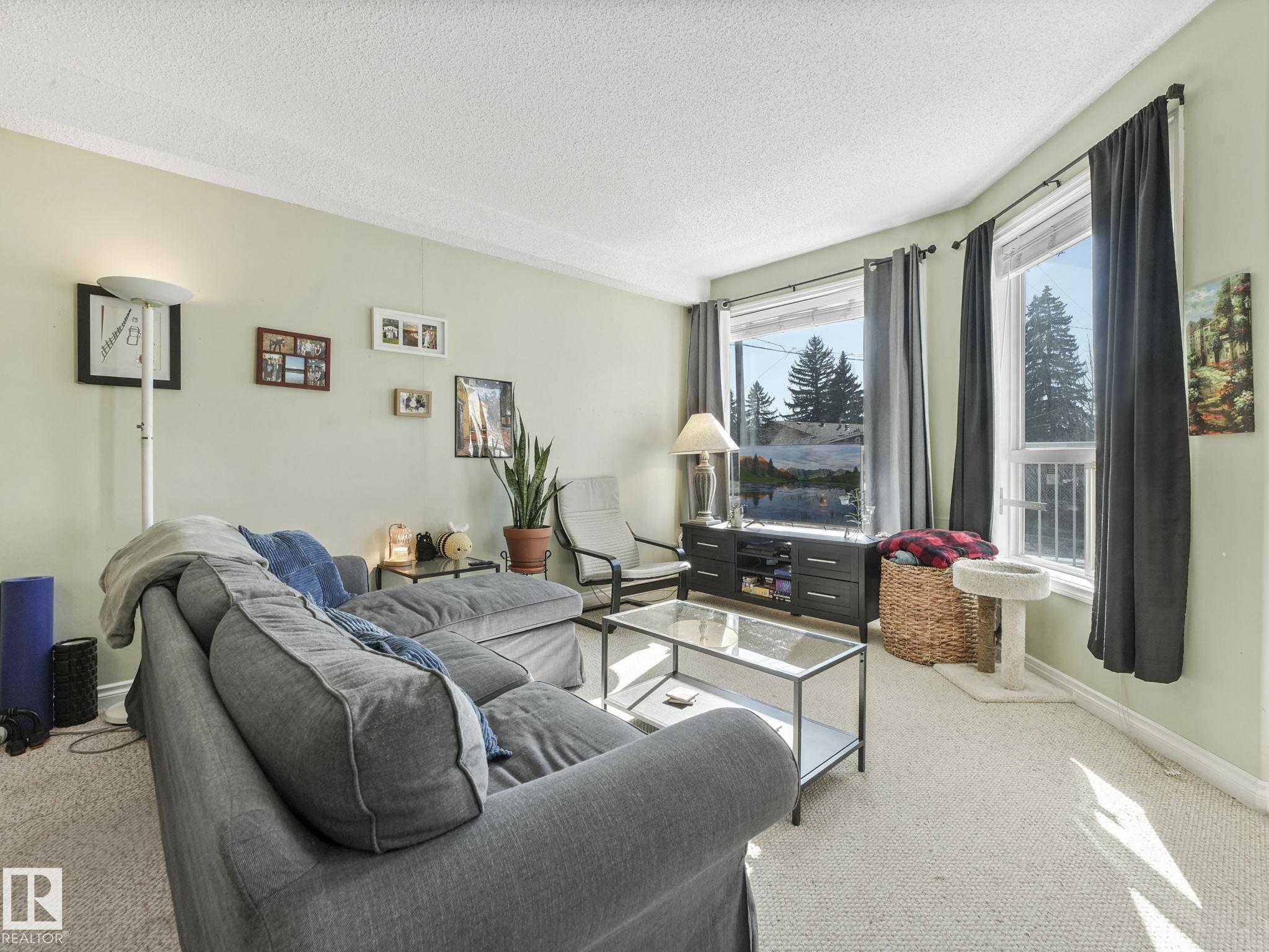 https://zimg.paragon.ice.com/ParagonImages/Property/PM/RAE/225397451/16/0/0/b4222f0628444c3c7f7c15e81e831f79/1/21da7ae8e36caa78631d58f3ec1999ec/225397451-2b76cd93-a300-4309-baed-b5b2287e2043.JPG