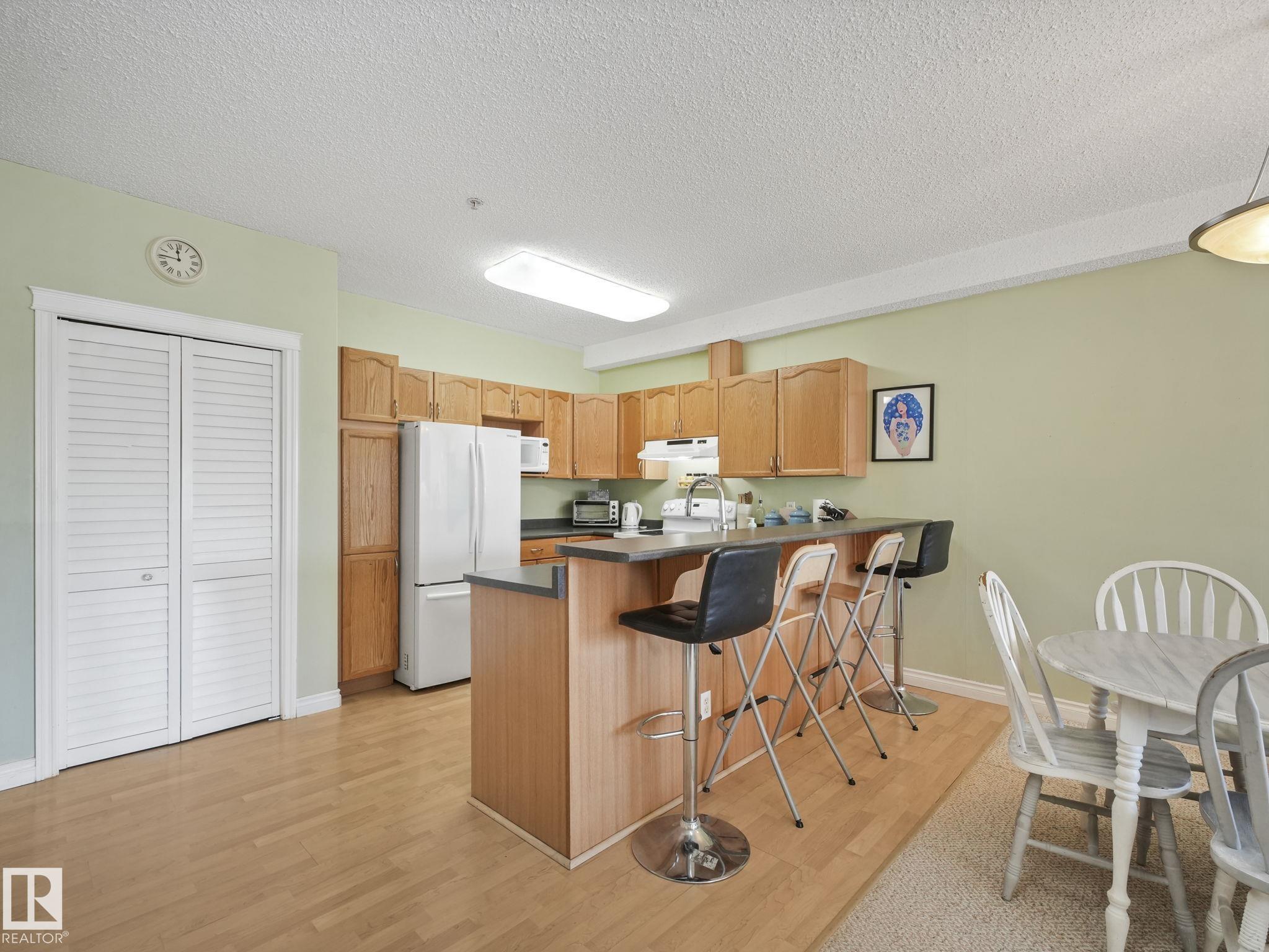https://zimg.paragon.ice.com/ParagonImages/Property/PM/RAE/225397451/8/0/0/acc4ac9b4b0f5b47da15e9c515df76d9/1/21da7ae8e36caa78631d58f3ec1999ec/225397451-e43e67a3-05aa-4d81-b3c0-15bb4d3a29bb.JPG