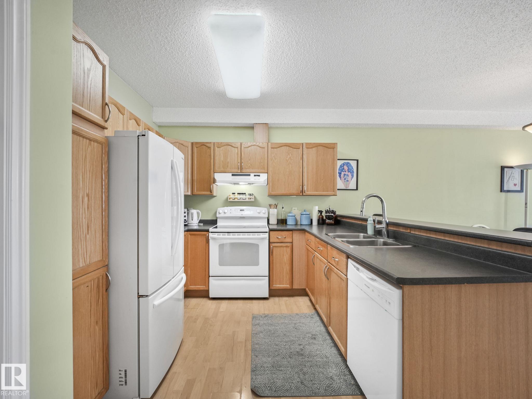 https://zimg.paragon.ice.com/ParagonImages/Property/PM/RAE/225397451/9/0/0/03db4f480ca3c0e741a1dba704b257ac/1/21da7ae8e36caa78631d58f3ec1999ec/225397451-41bd5edc-a484-435b-8620-4a71a8ce05ba.JPG