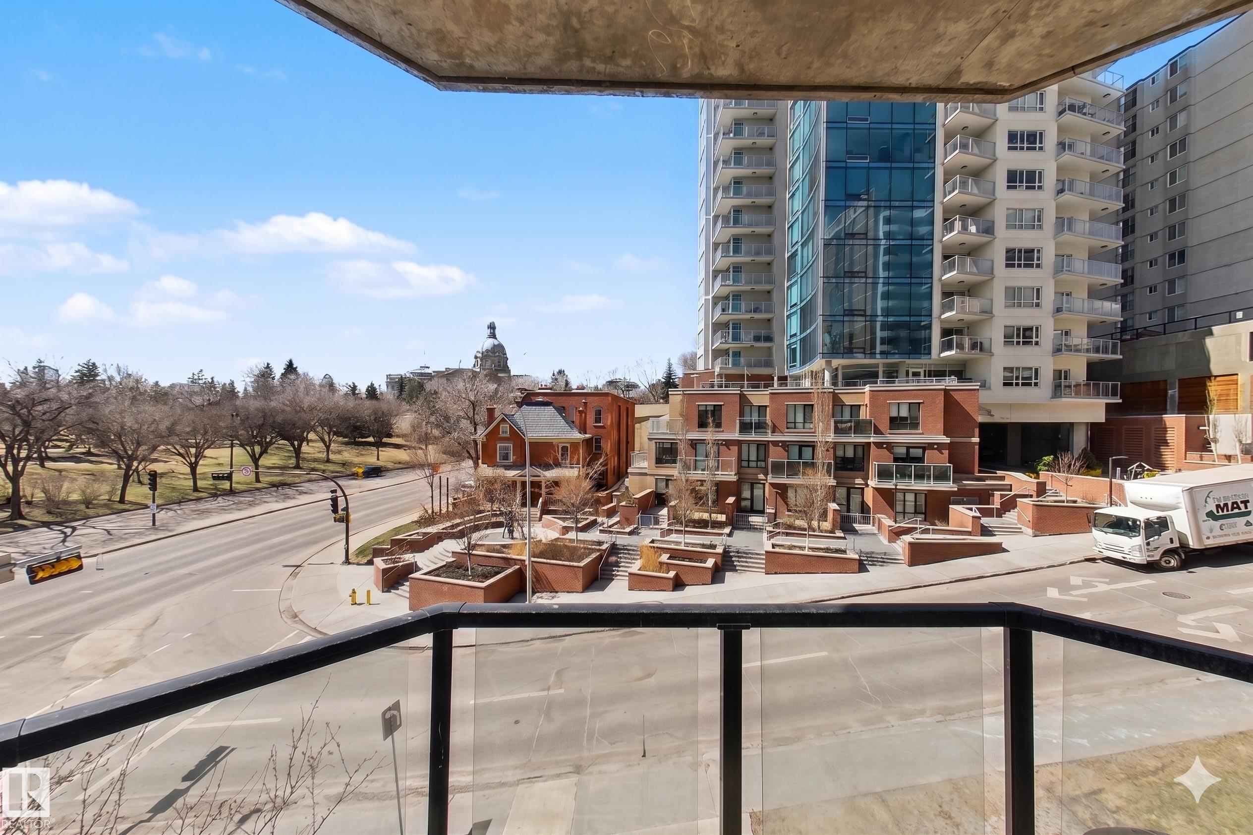 https://zimg.paragon.ice.com/ParagonImages/Property/PM/RAE/225397464/17/0/0/921bd405dc36424c9dc51c76e780d04d/1/21f932f898e738fad328d897244632a7/225397464-57e82f30-fc6f-47b2-b901-c85c1792b695.JPG