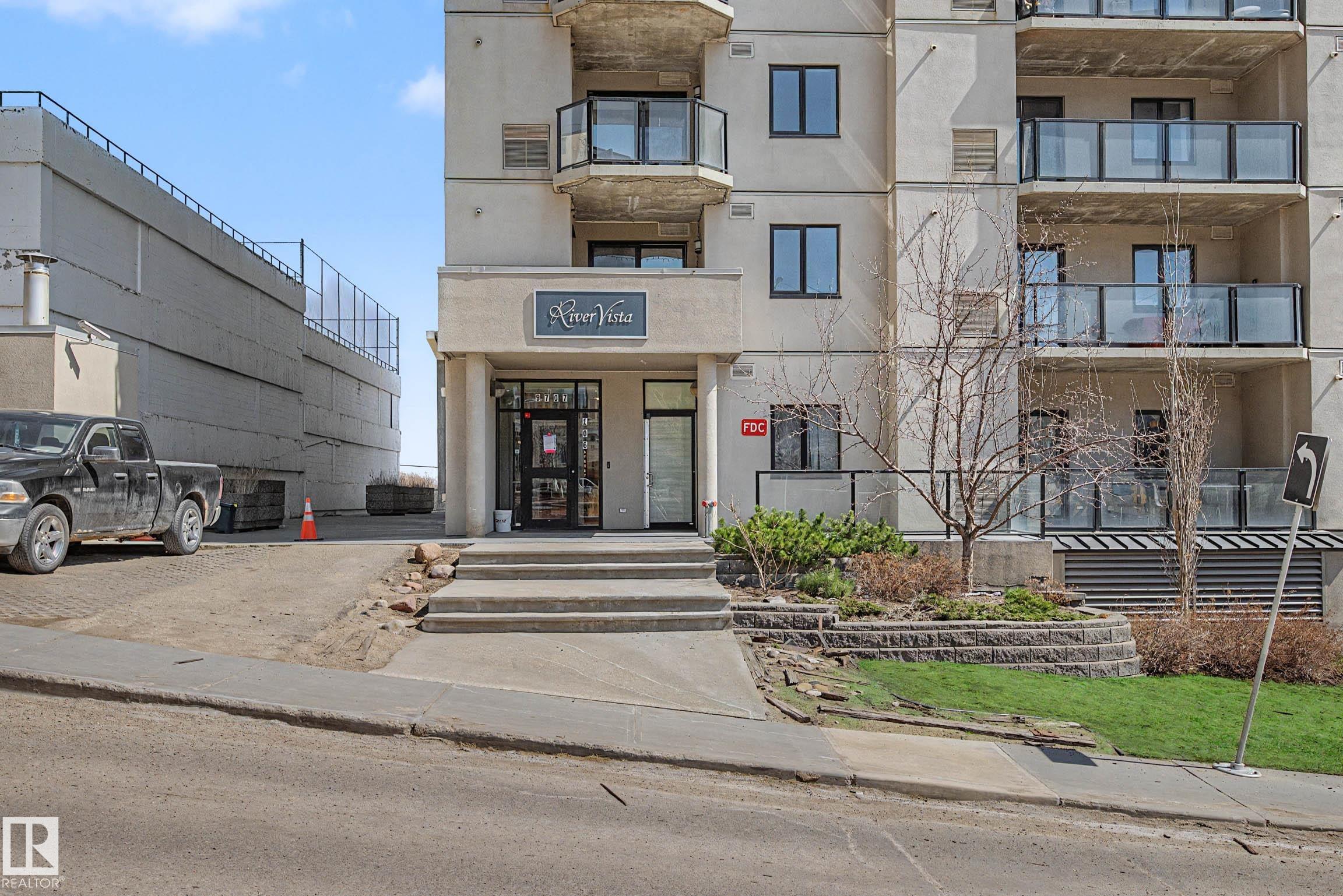 https://zimg.paragon.ice.com/ParagonImages/Property/PM/RAE/225397464/24/0/0/d955c2444e981947683e4e55c96a43b5/1/21f932f898e738fad328d897244632a7/225397464-1e82223d-2673-42e7-a7d9-5322f6c18868.JPG