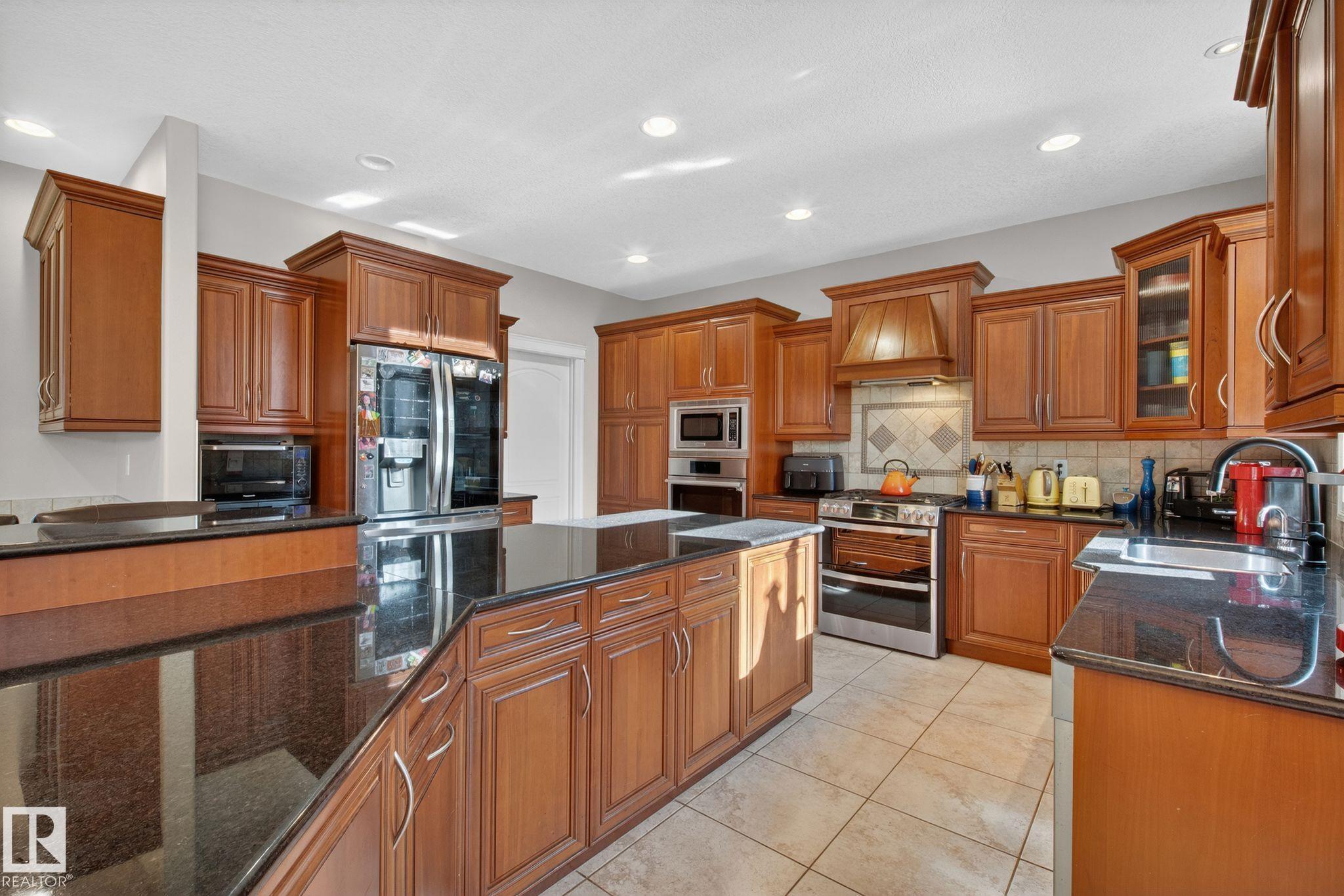 Photo 16 at 918 Hollingsworth Bend NW, Hodgson, Edmonton