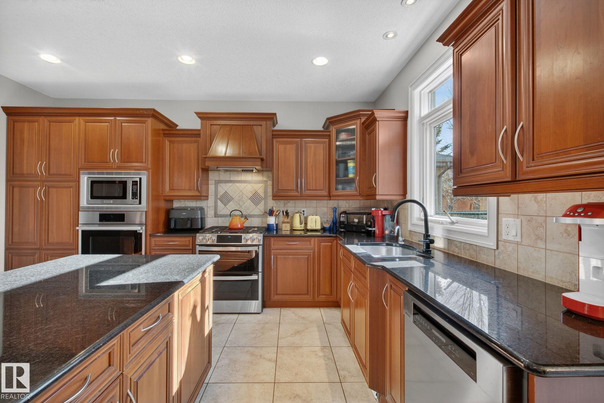 Photo 17 at 918 Hollingsworth Bend NW, Hodgson, Edmonton