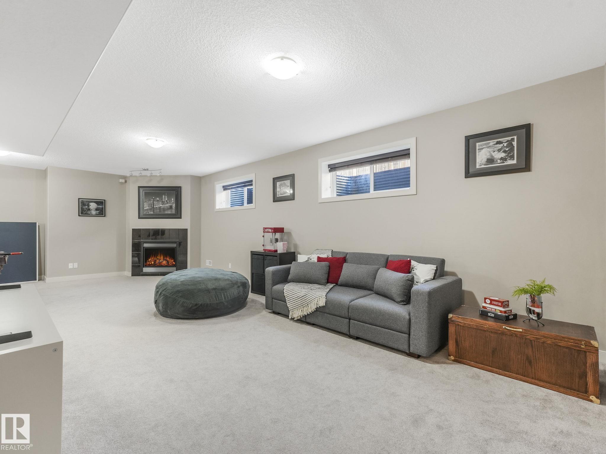Photo 26 at 10 Brassard Court, Coloniale Estates, Beaumont