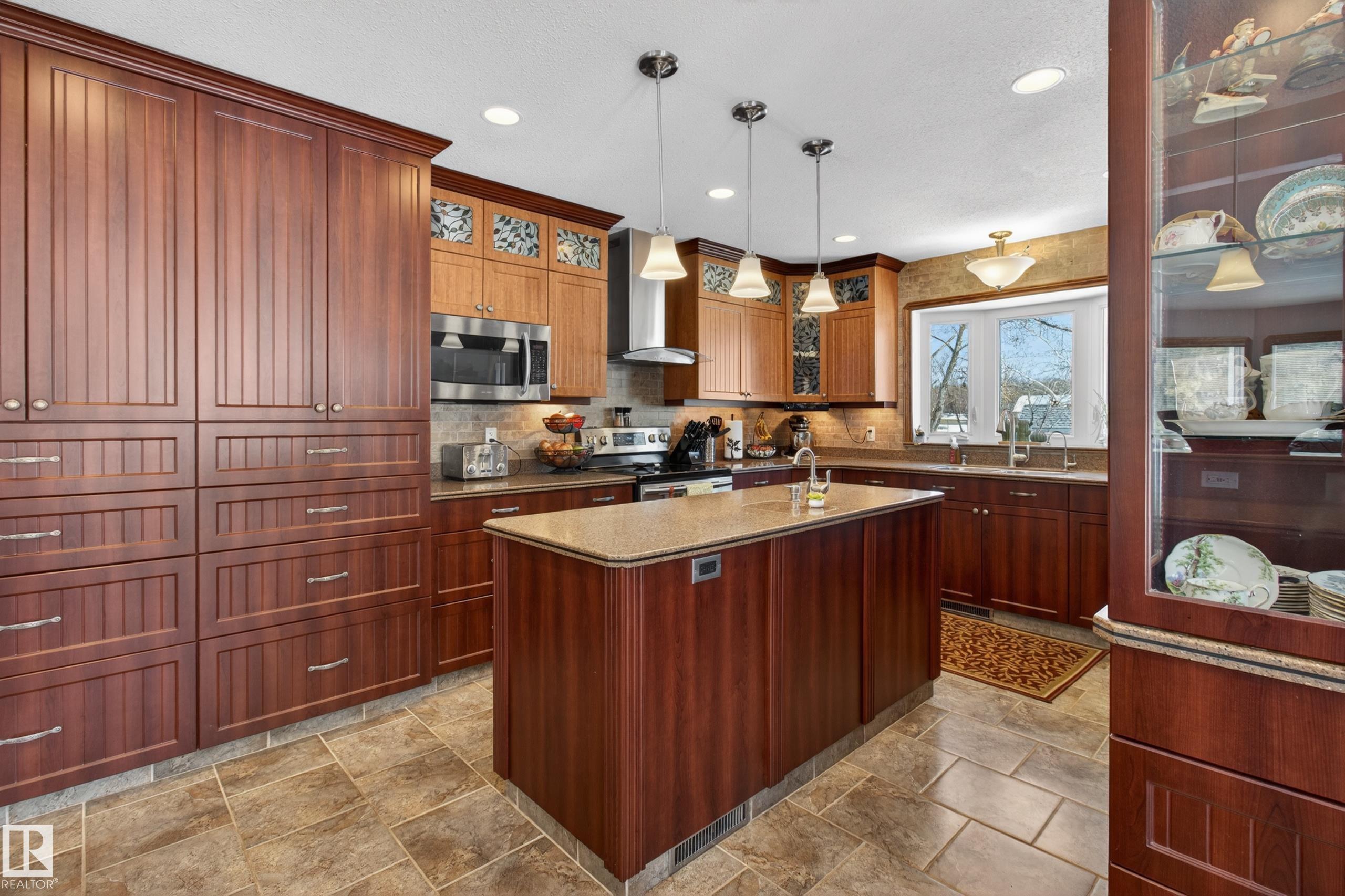 Photo 17 at 193 - 52249 Rge Road 222, Dasmarinas Estates, Rural Strathcona County