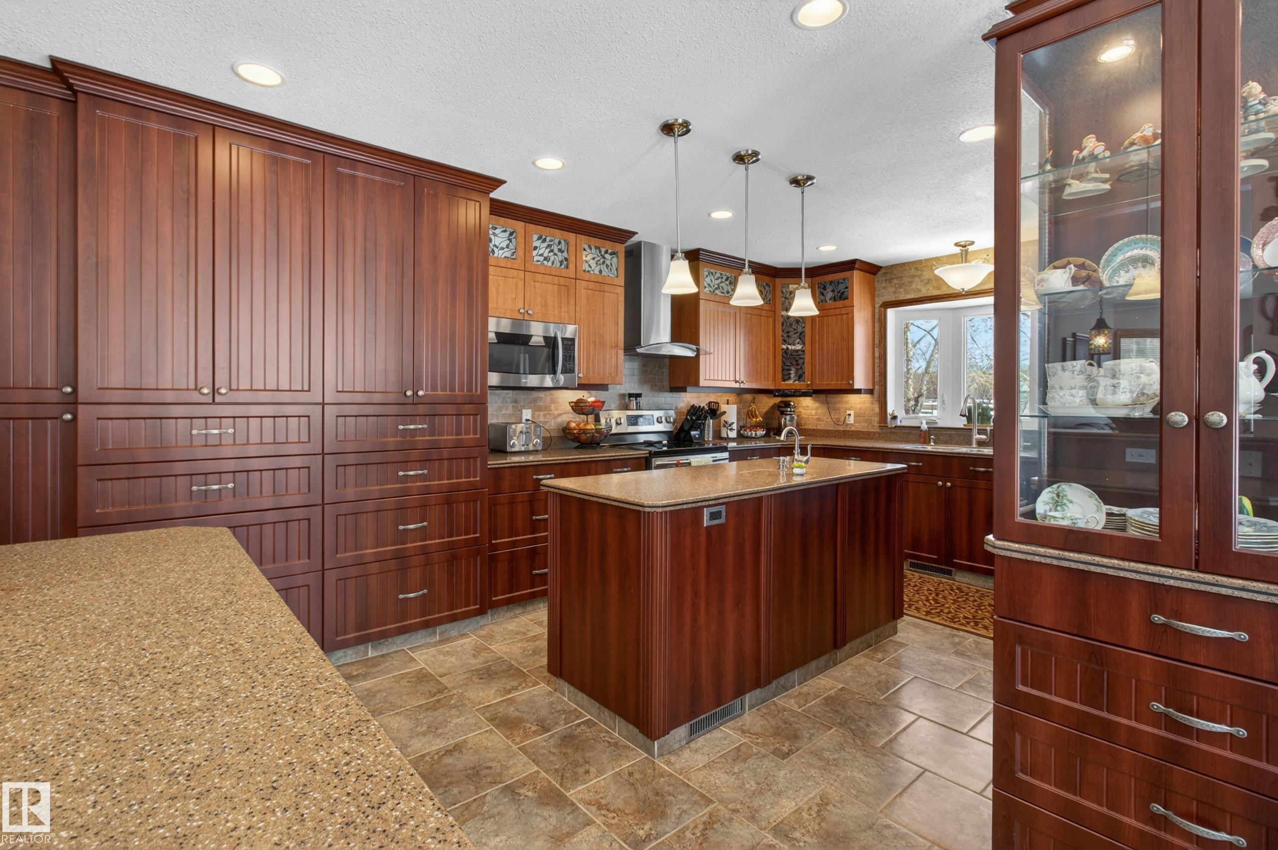 Photo 21 at 193 - 52249 Rge Road 222, Dasmarinas Estates, Rural Strathcona County
