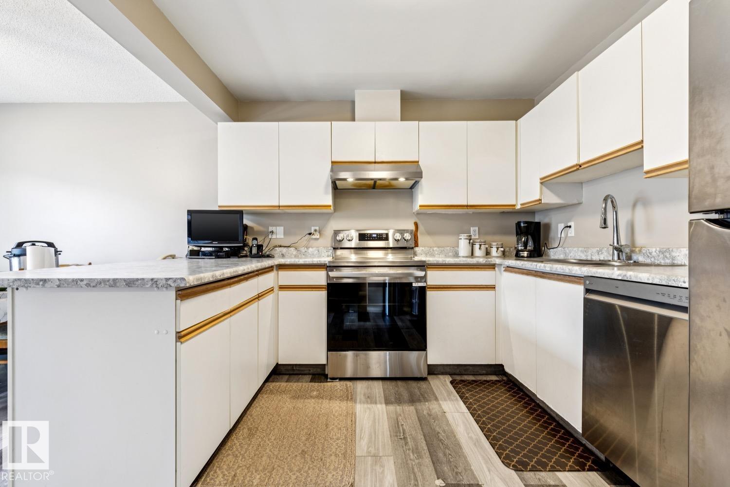 Photo 8 at 40 - 9520 174 Street NW, Terra Losa, Edmonton