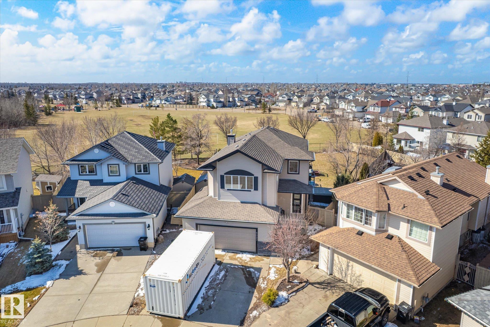 8027 3 Avenue SW, Ellerslie, Edmonton photo number 2