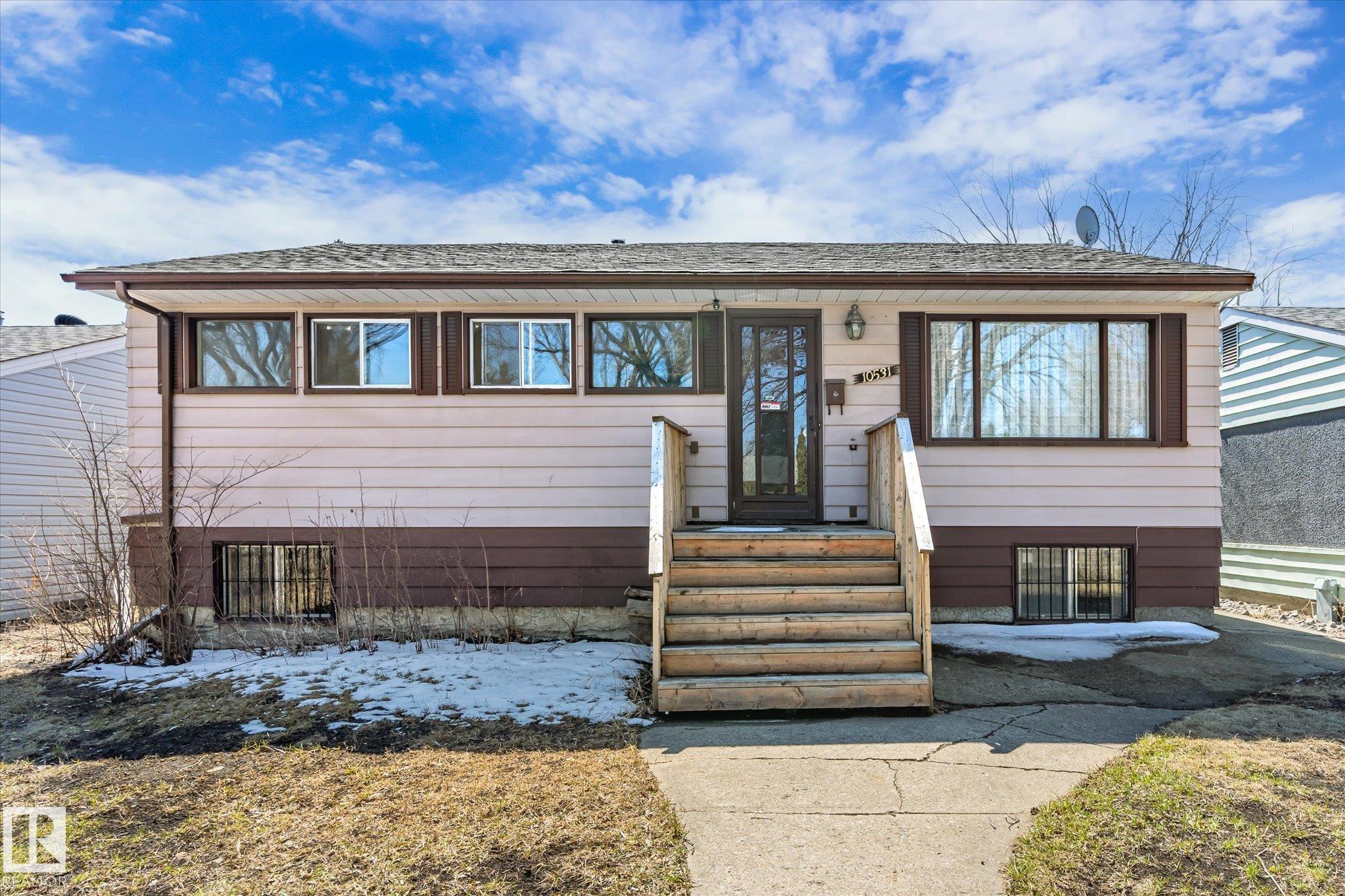 10531 128 Avenue NW, Lauderdale, Edmonton photo number 2