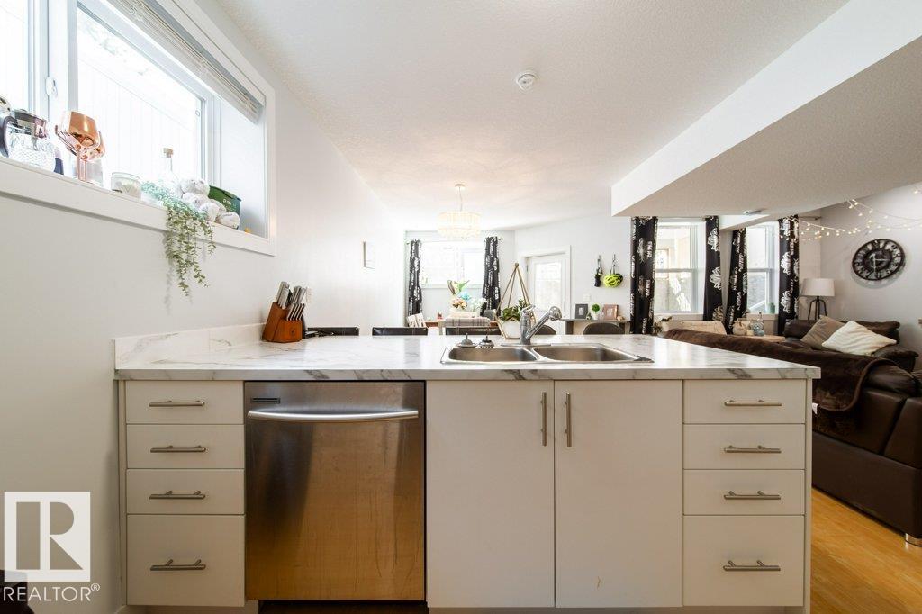 https://zimg.paragon.ice.com/ParagonImages/Property/PM/RAE/225397599/21/0/0/0bb36d1527433ae1fae04e6a3cc1e815/1/aae23d4b17e8a8bbef4964aaed693cd7/225397599-8ac928d0-8b79-4d37-92a0-4fc80700bb5c.JPG