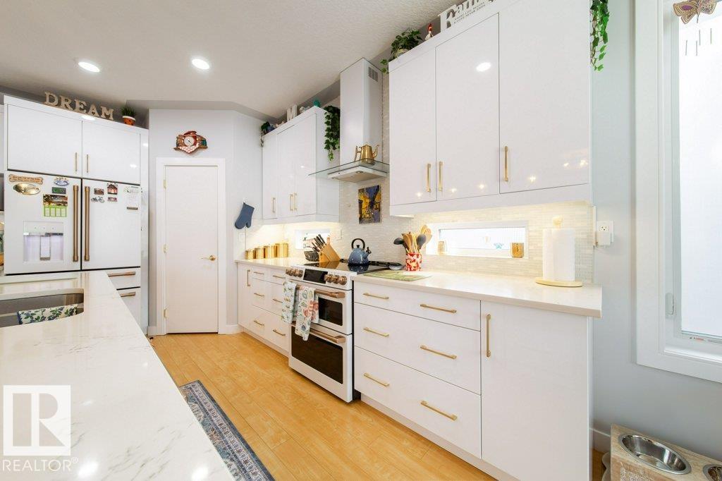https://zimg.paragon.ice.com/ParagonImages/Property/PM/RAE/225397599/4/0/0/f7e9129ee64b3980b1bab0b6a14b16ed/1/aae23d4b17e8a8bbef4964aaed693cd7/225397599-392bd505-581e-4797-82e5-a3152e477403.JPG
