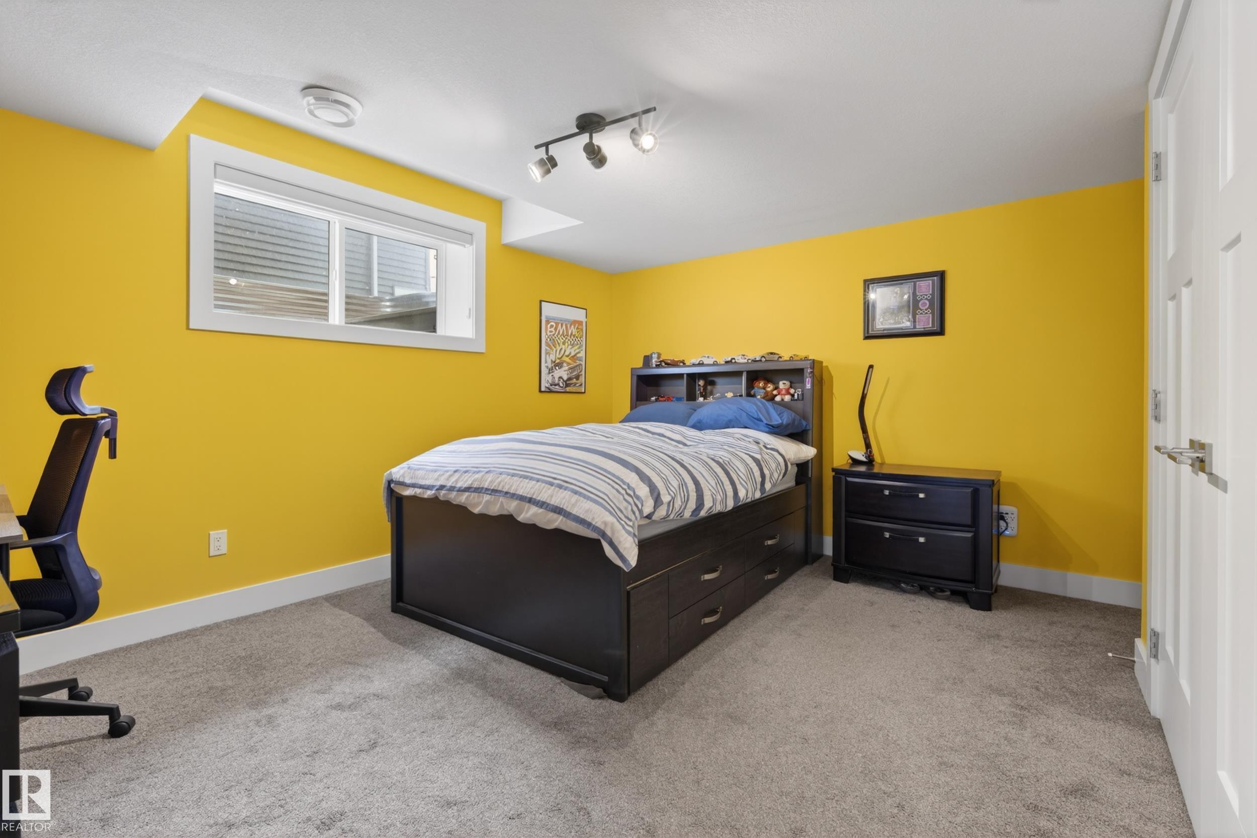 https://zimg.paragon.ice.com/ParagonImages/Property/PM/RAE/225397601/24/0/0/6ad0c5ed1dfe2b3f77c6e6ddc6b07213/1/e976588daeabc1cd827d79882981b26a/225397601-9846a11b-6220-437d-823c-b6762023fcdc.JPG