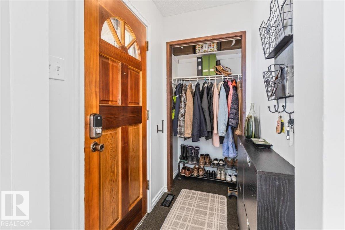 Photo 2 at 12210 59 Street NW, Montrose, Edmonton