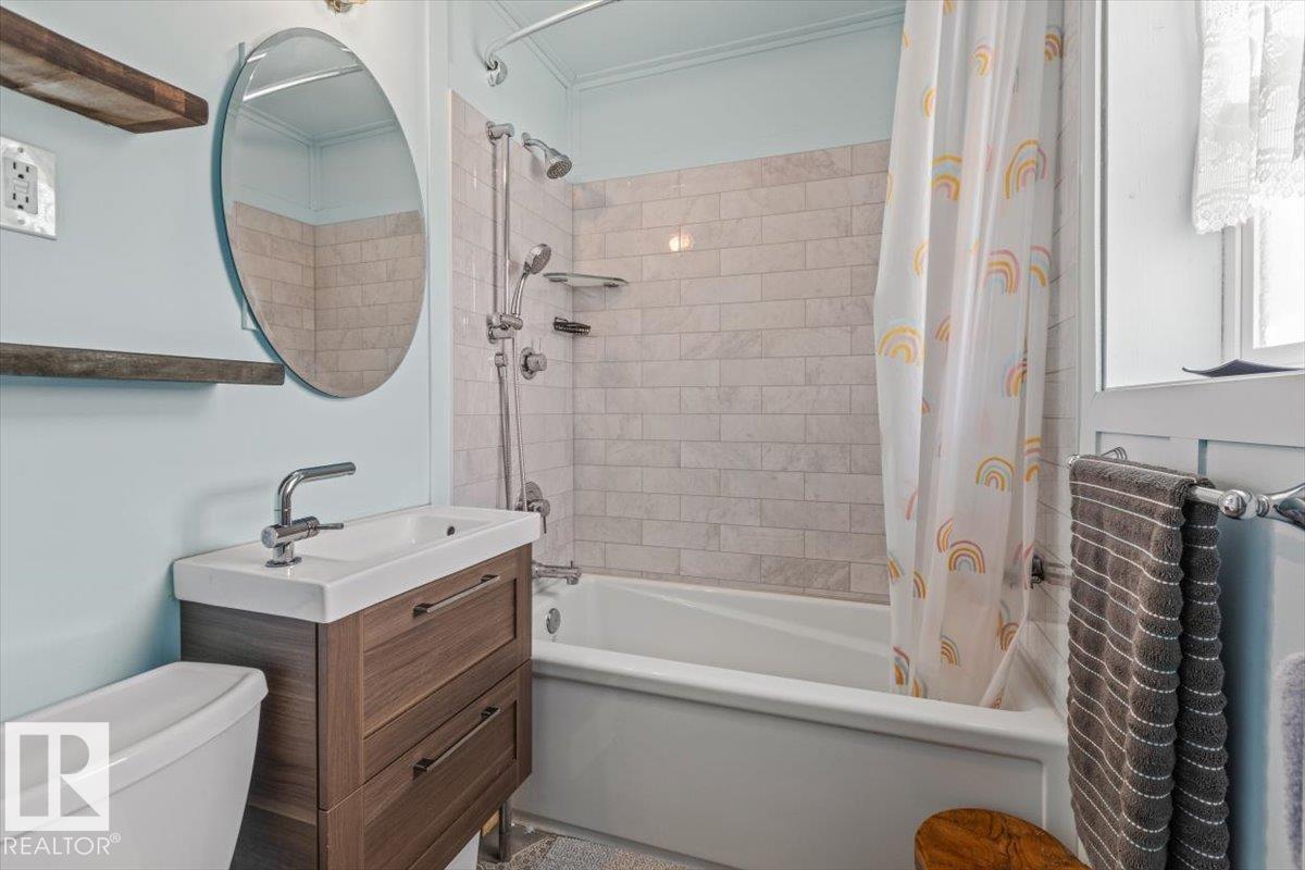 Photo 13 at 12210 59 Street NW, Montrose, Edmonton