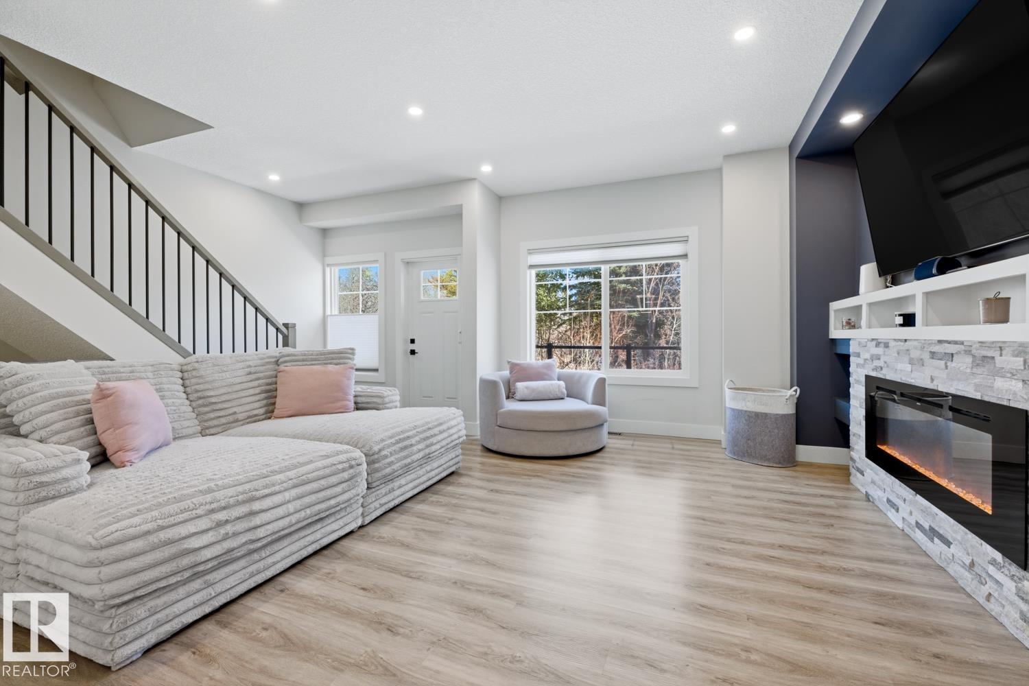 Photo 6 at 61 - 230 Edgemont Road NW, Edgemont, Edmonton