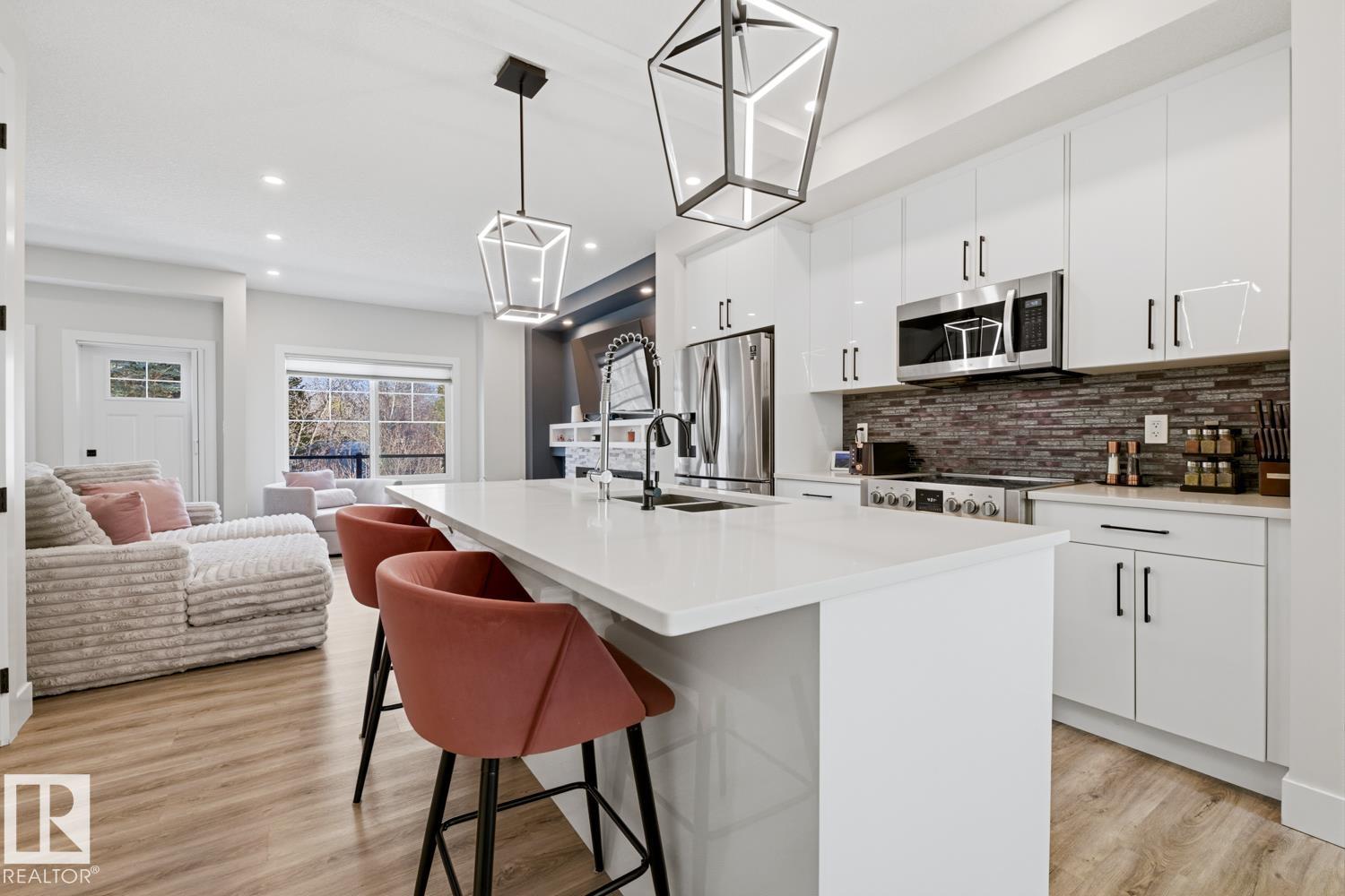 Photo 10 at 61 - 230 Edgemont Road NW, Edgemont, Edmonton