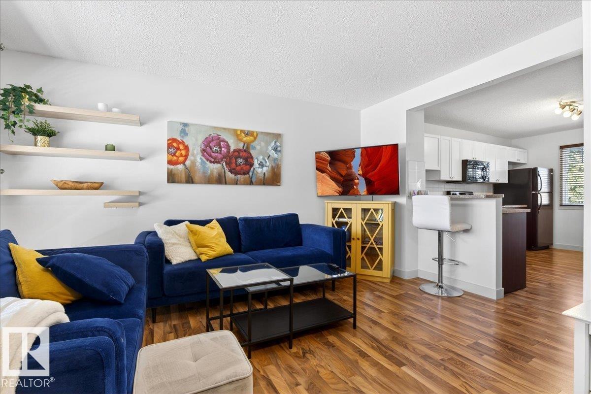 Photo 11 at 18 - 6032 38 Avenue NW, Greenview, Edmonton