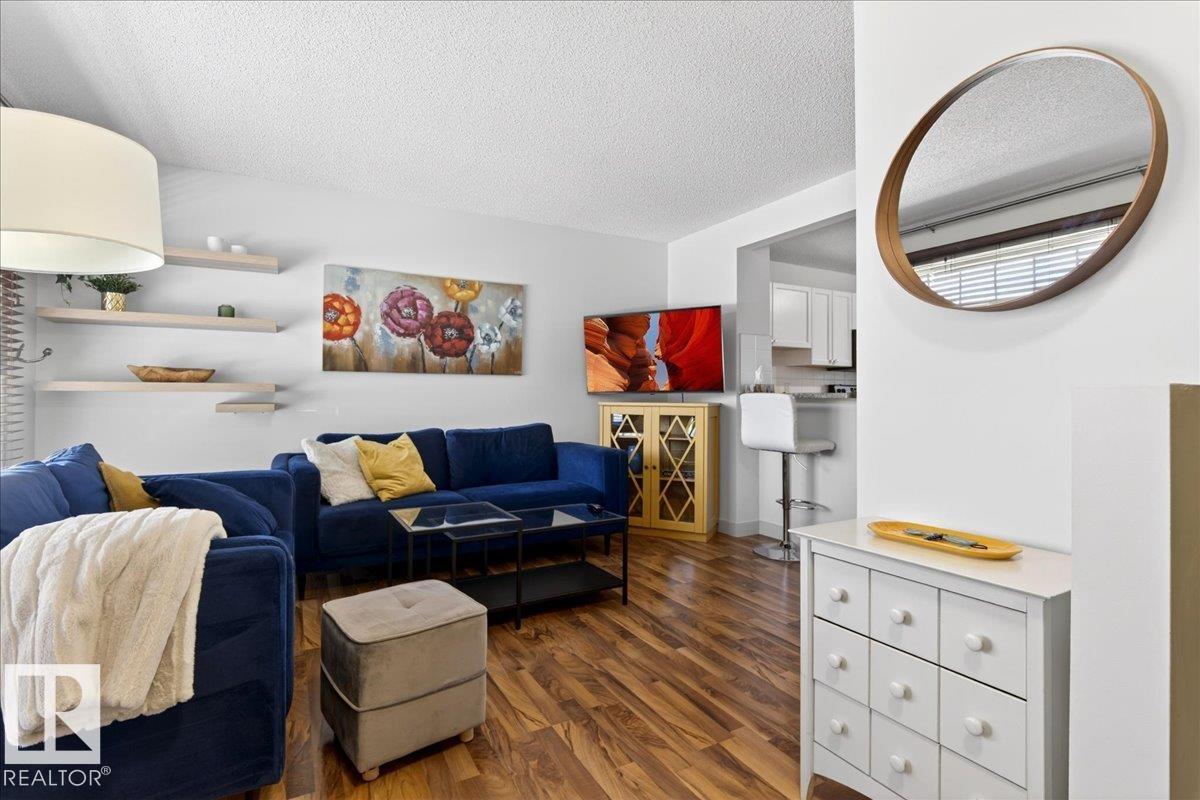Photo 7 at 18 - 6032 38 Avenue NW, Greenview, Edmonton