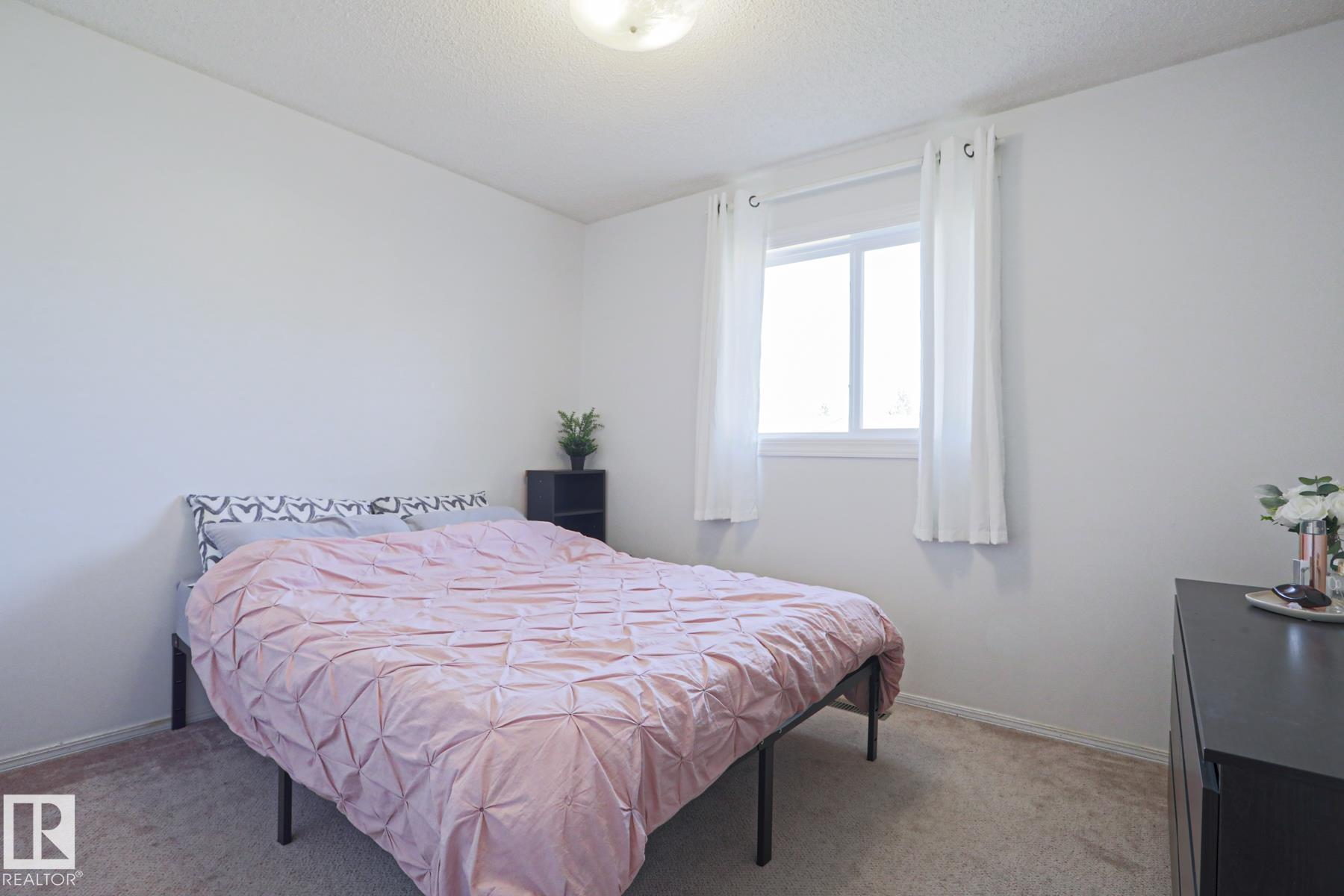 https://zimg.paragon.ice.com/ParagonImages/Property/PM/RAE/225397621/14/0/0/0c8307c9b996a07051aa5260d419f375/1/6a0c4e873036498d262f89188fcce959/225397621-32c08519-c7a2-4ec9-b8b5-939c7451d60a.JPG