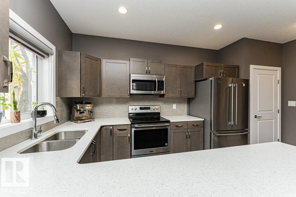 https://zimg.paragon.ice.com/ParagonImages/Property/PM/RAE/225397635/17/0/0/6aca6a81fdb02c9b8a0e9a1500bdadf7/1/317e4925a317cb8c7c8995a8fbca4937/225397635-e317e052-eff6-4ba0-b073-44505d9d5eaf.JPG