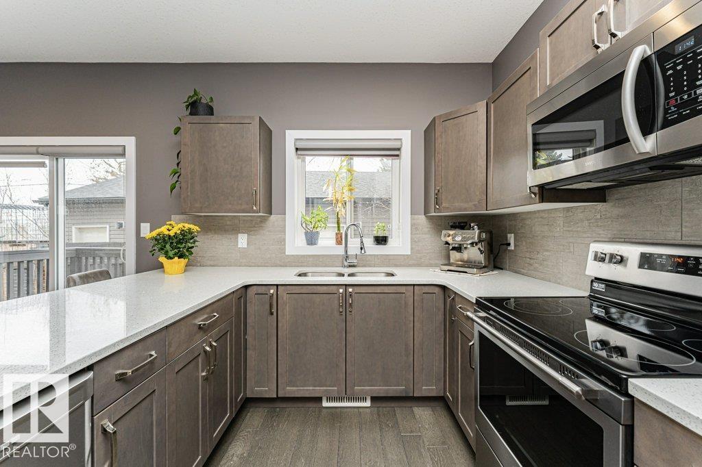 https://zimg.paragon.ice.com/ParagonImages/Property/PM/RAE/225397635/18/0/0/c67c7099561af434387144b8ae844e01/1/317e4925a317cb8c7c8995a8fbca4937/225397635-c544c380-f2d7-4d41-97c9-26b7712ba089.JPG