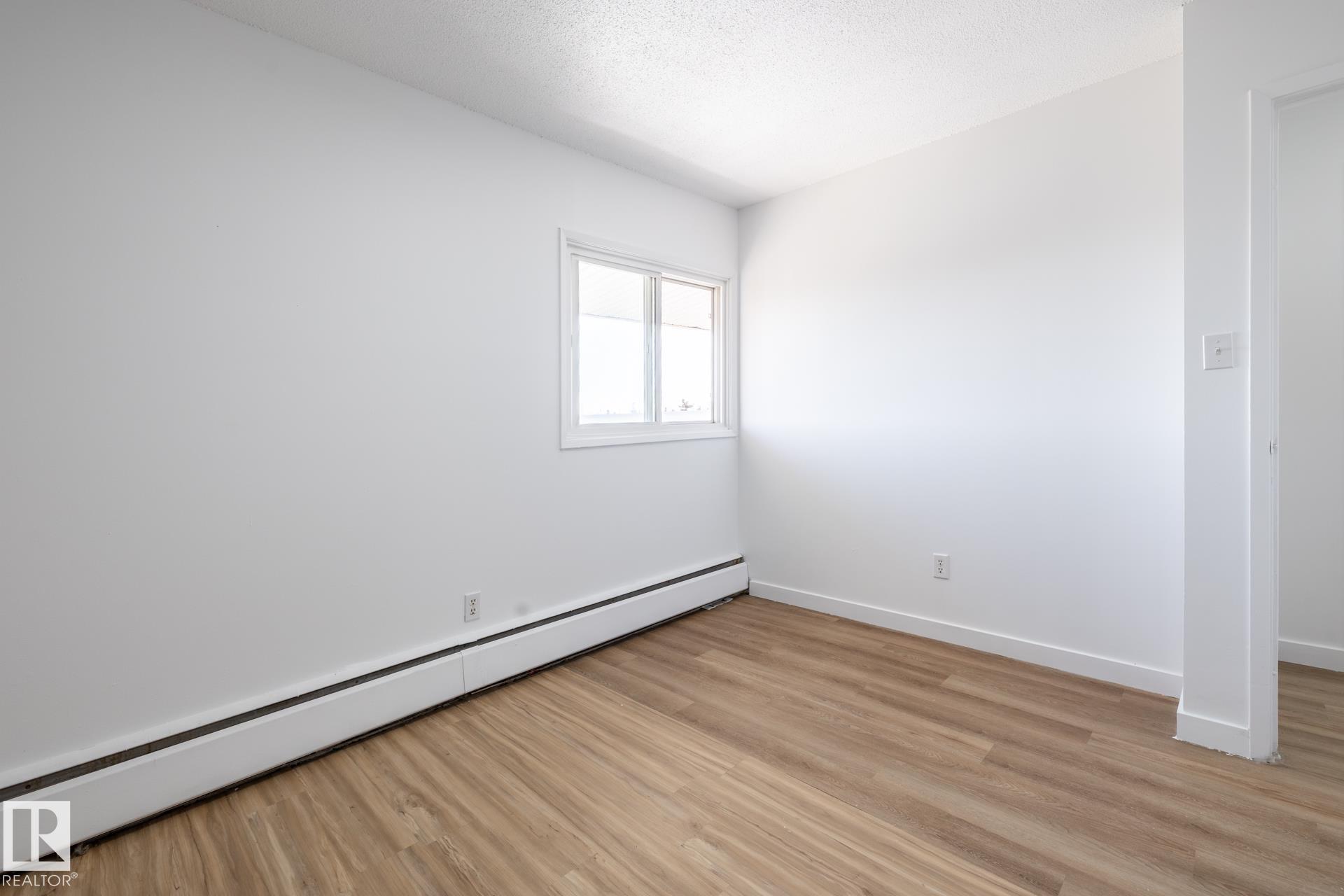 https://zimg.paragon.ice.com/ParagonImages/Property/PM/RAE/225397660/25/0/0/ef87197be975d5a63fb8a9fe857f16d0/1/cdc3adf98f1401ee4b0d5c72e47cbc6f/225397660-a80a53c1-b3a1-43fa-ac2b-1467c1ced90e.JPG