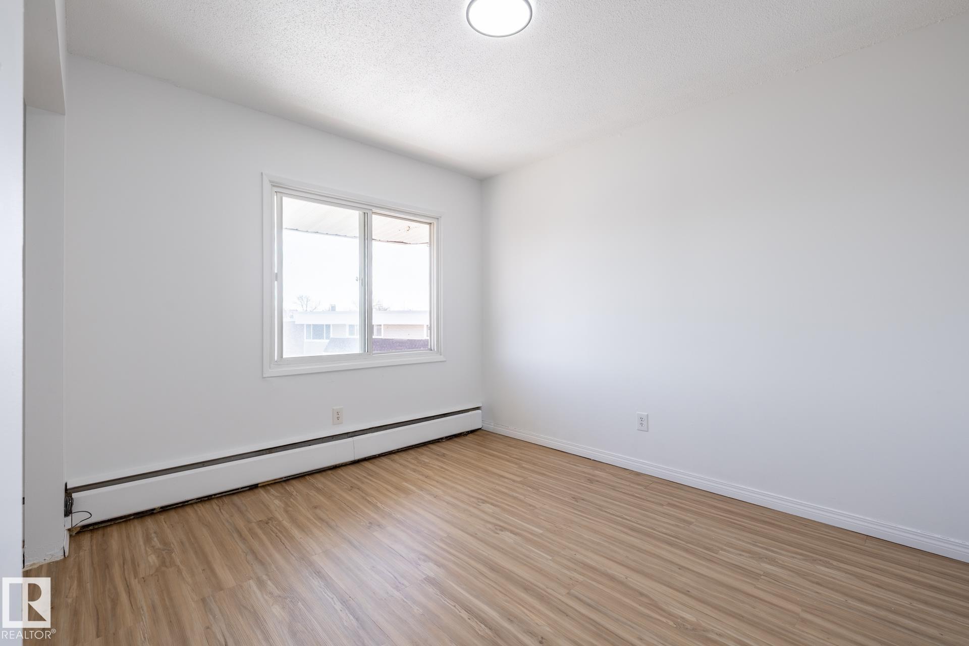 https://zimg.paragon.ice.com/ParagonImages/Property/PM/RAE/225397660/29/0/0/1765004130487075ecf499e74b8590e4/1/cdc3adf98f1401ee4b0d5c72e47cbc6f/225397660-36e0855a-f65c-49f1-bb6c-4d683639b9b9.JPG