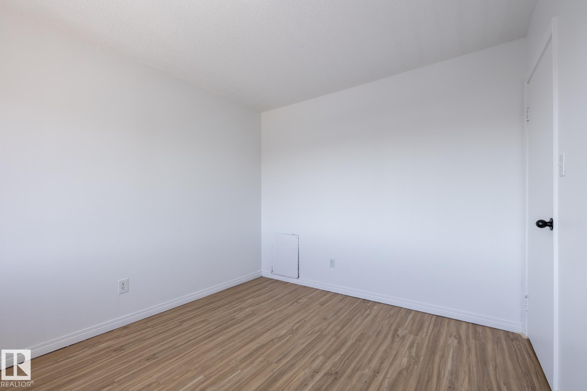 https://zimg.paragon.ice.com/ParagonImages/Property/PM/RAE/225397660/30/0/0/5beb33a1d99112ef0d22ad869be7676f/1/cdc3adf98f1401ee4b0d5c72e47cbc6f/225397660-944698e4-c867-404d-843a-aca07f8c6e7a.JPG