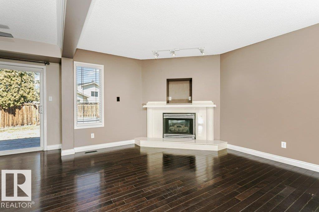 https://zimg.paragon.ice.com/ParagonImages/Property/PM/RAE/225397664/15/0/0/ba4a6cd2ddfe4f73102e893b3113987e/1/592c04cb1138c2ad63e740881da03766/225397664-6cdf53c4-261f-4525-98e4-6fc1d864c6d8.JPG