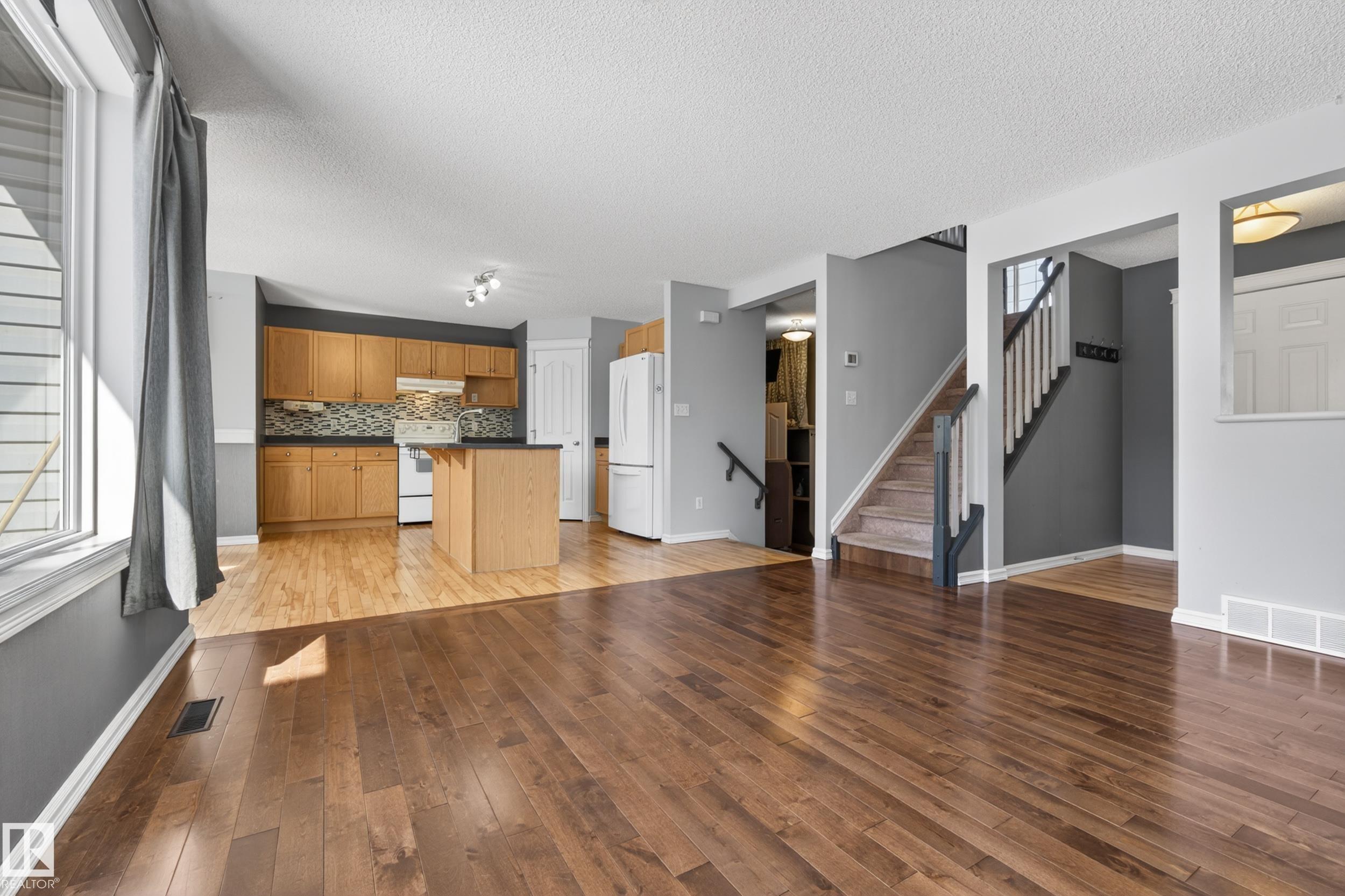Photo 22 at 8915 7 Avenue SW, Ellerslie, Edmonton