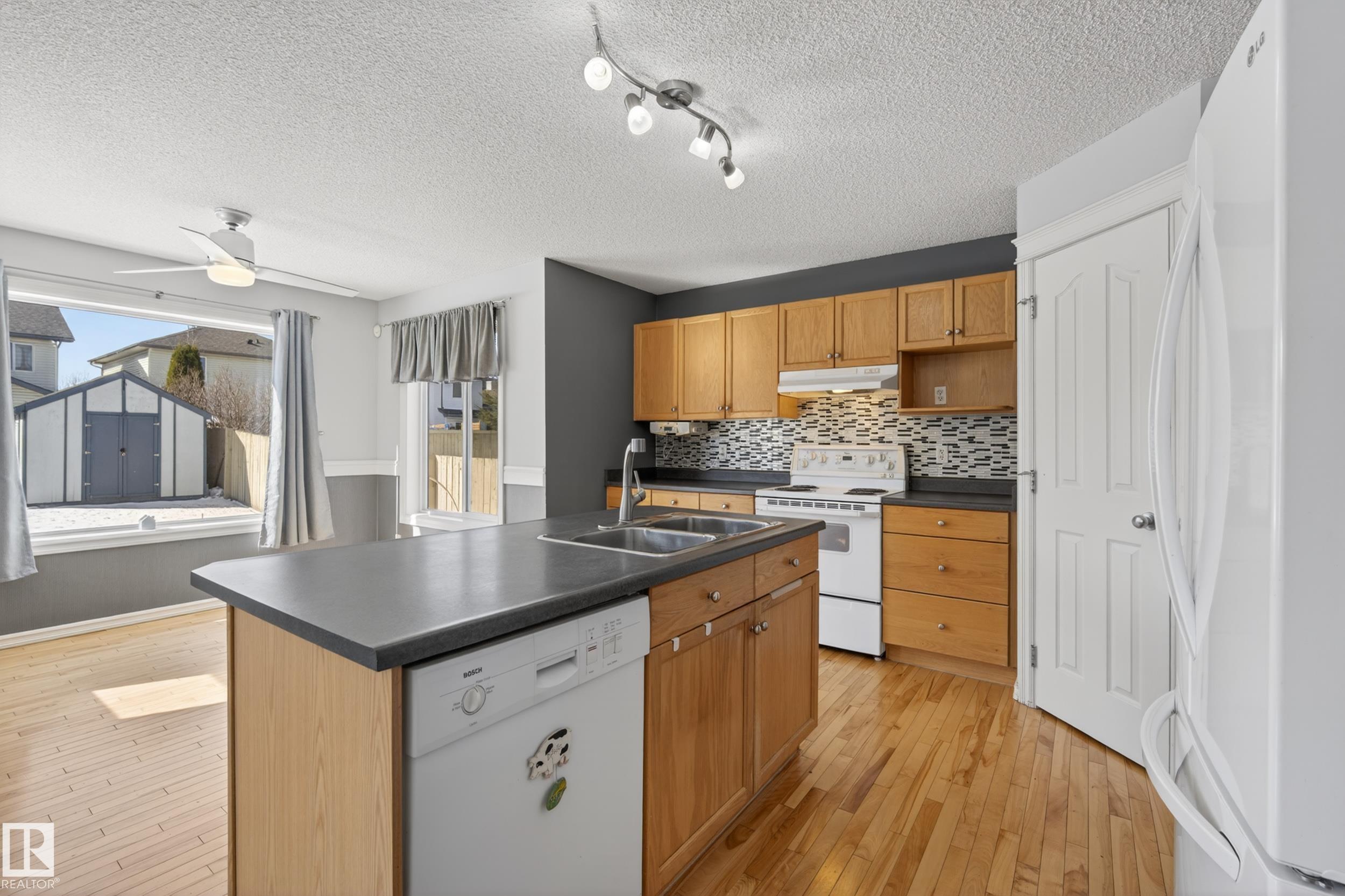 Photo 23 at 8915 7 Avenue SW, Ellerslie, Edmonton
