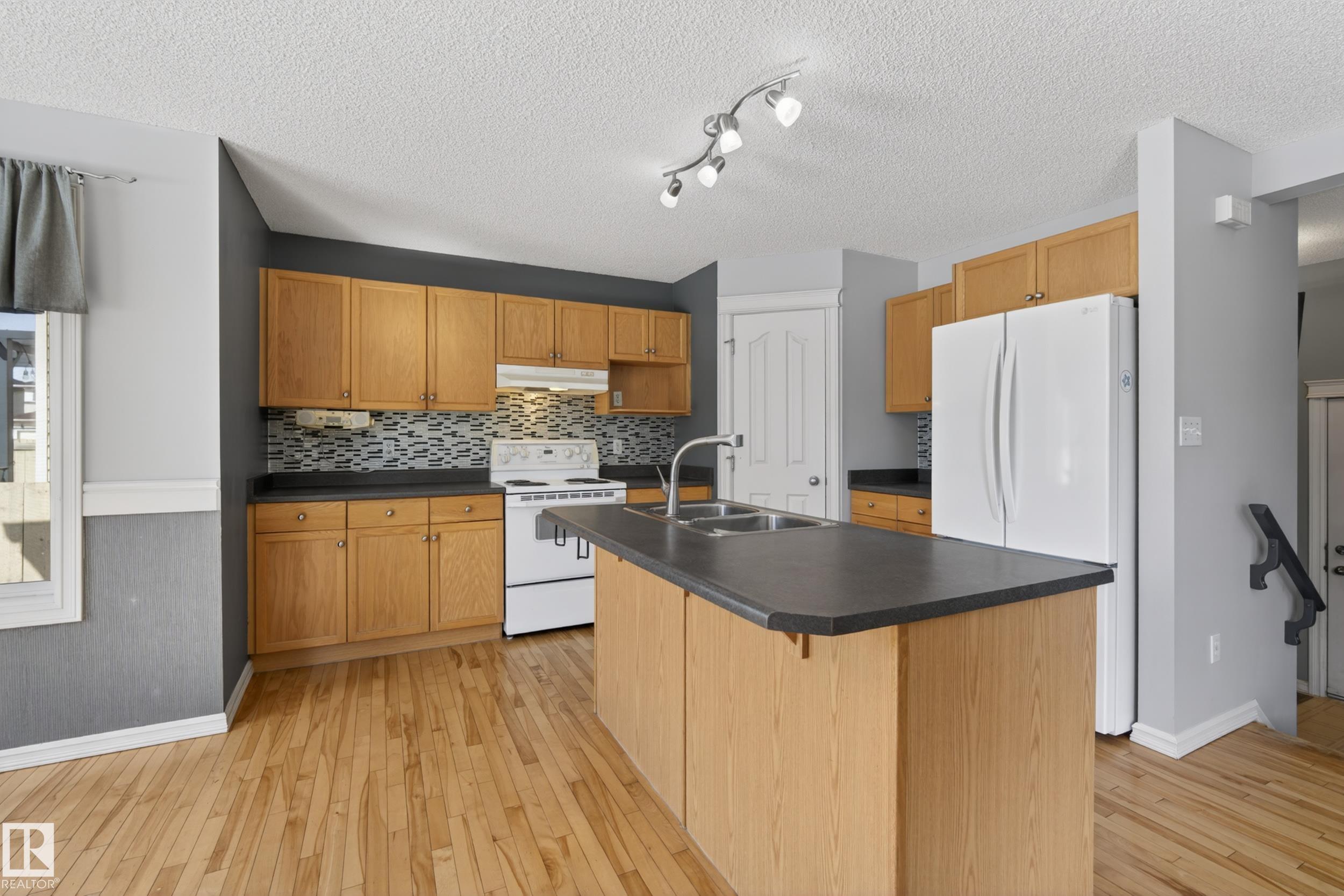 Photo 25 at 8915 7 Avenue SW, Ellerslie, Edmonton