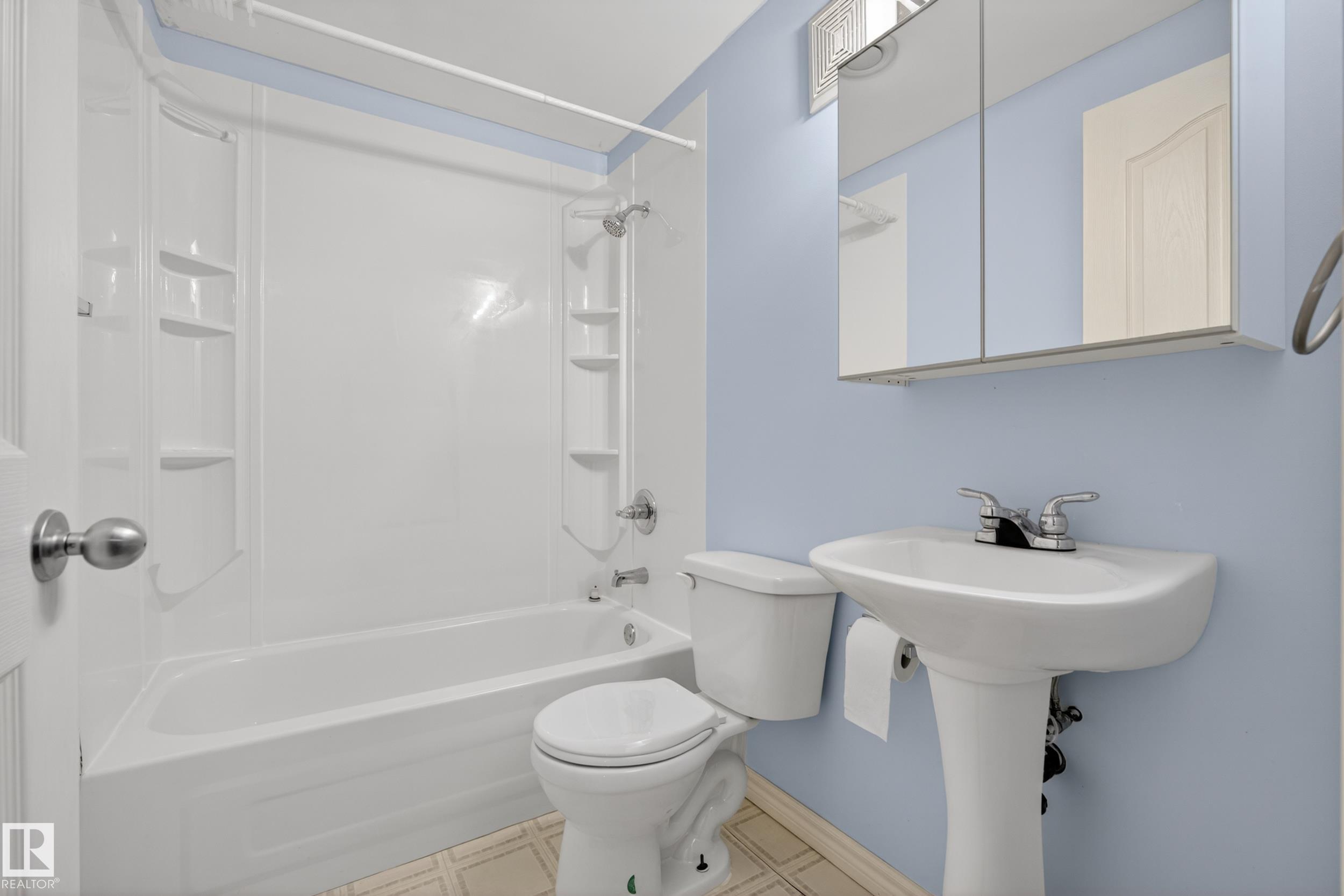 https://zimg.paragon.ice.com/ParagonImages/Property/PM/RAE/225397675/43/0/0/cfa789b9f48e58abc5caf493585436b2/1/fb935056358ce63d2e61a3ea8adb7249/225397675-37f55002-87d7-462a-9519-58cfbc085876.JPG