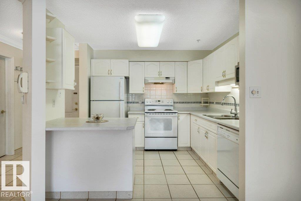 Photo 21 at 114 - 17150 94a Avenue NW, Summerlea, Edmonton