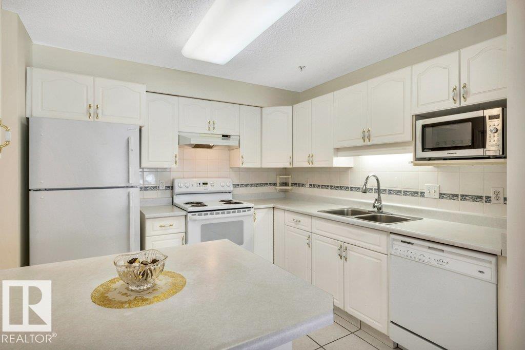 Photo 22 at 114 - 17150 94a Avenue NW, Summerlea, Edmonton