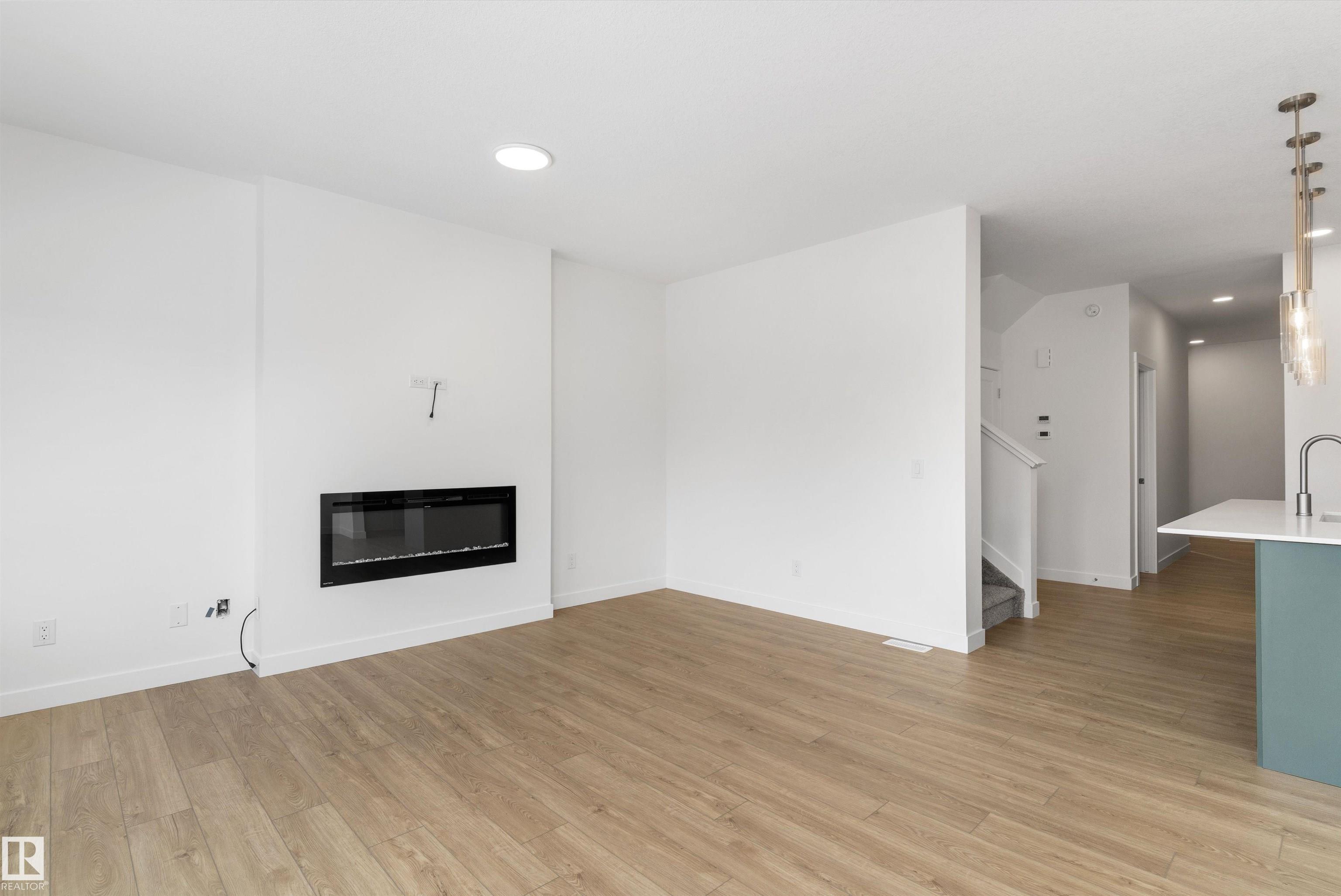https://zimg.paragon.ice.com/ParagonImages/Property/PM/RAE/225397686/12/0/0/da9c93356033bf31c531d7865d840d0d/1/035e72faae11530579d86a5de47c130a/225397686-1eb42bb5-eb1b-48b8-82e3-20ebc6279966.JPG