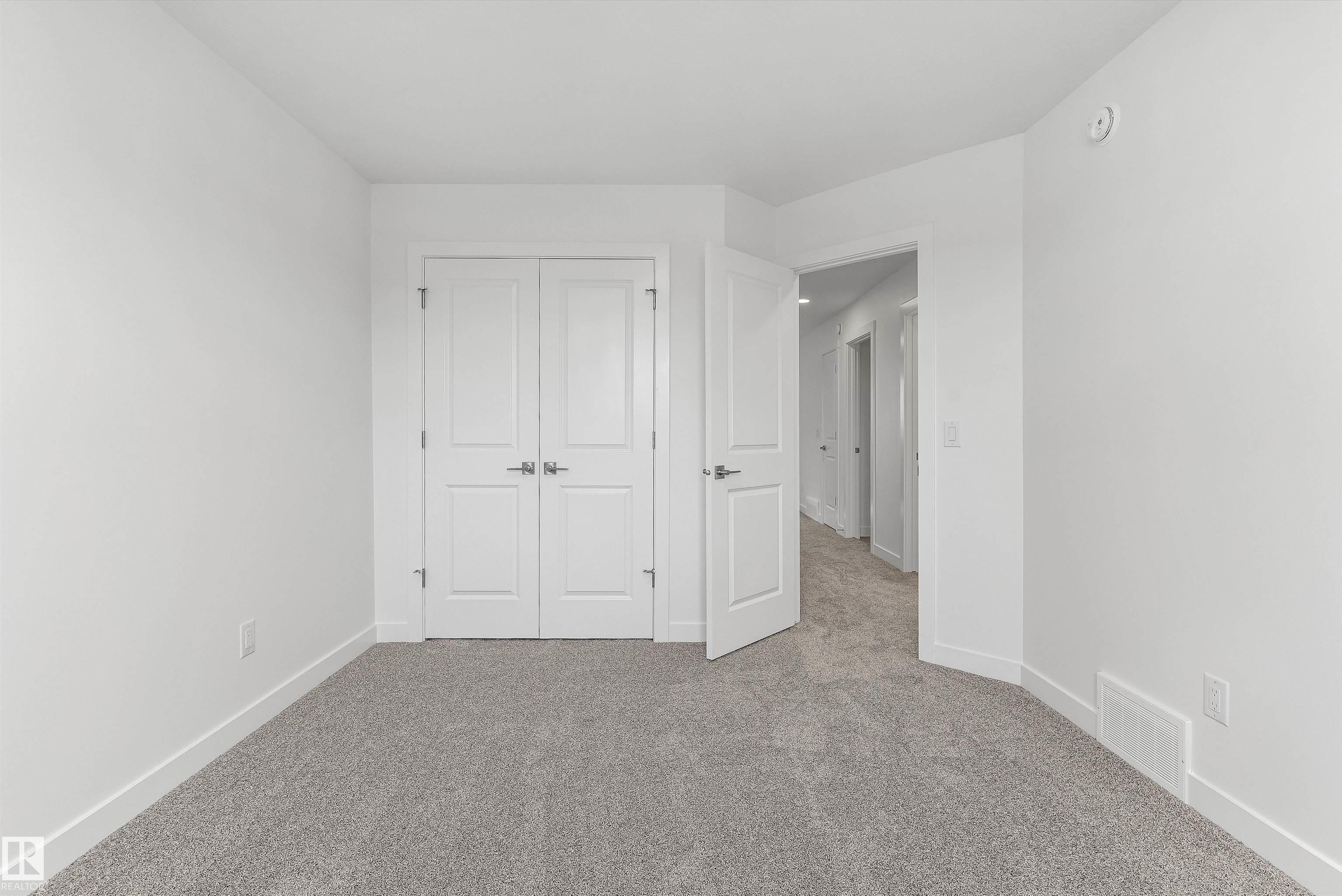 https://zimg.paragon.ice.com/ParagonImages/Property/PM/RAE/225397686/20/0/0/18869d116af9320d475d0a6c51a59829/1/035e72faae11530579d86a5de47c130a/225397686-63dabe11-106c-47d4-9218-a548d7cebbdb.JPG