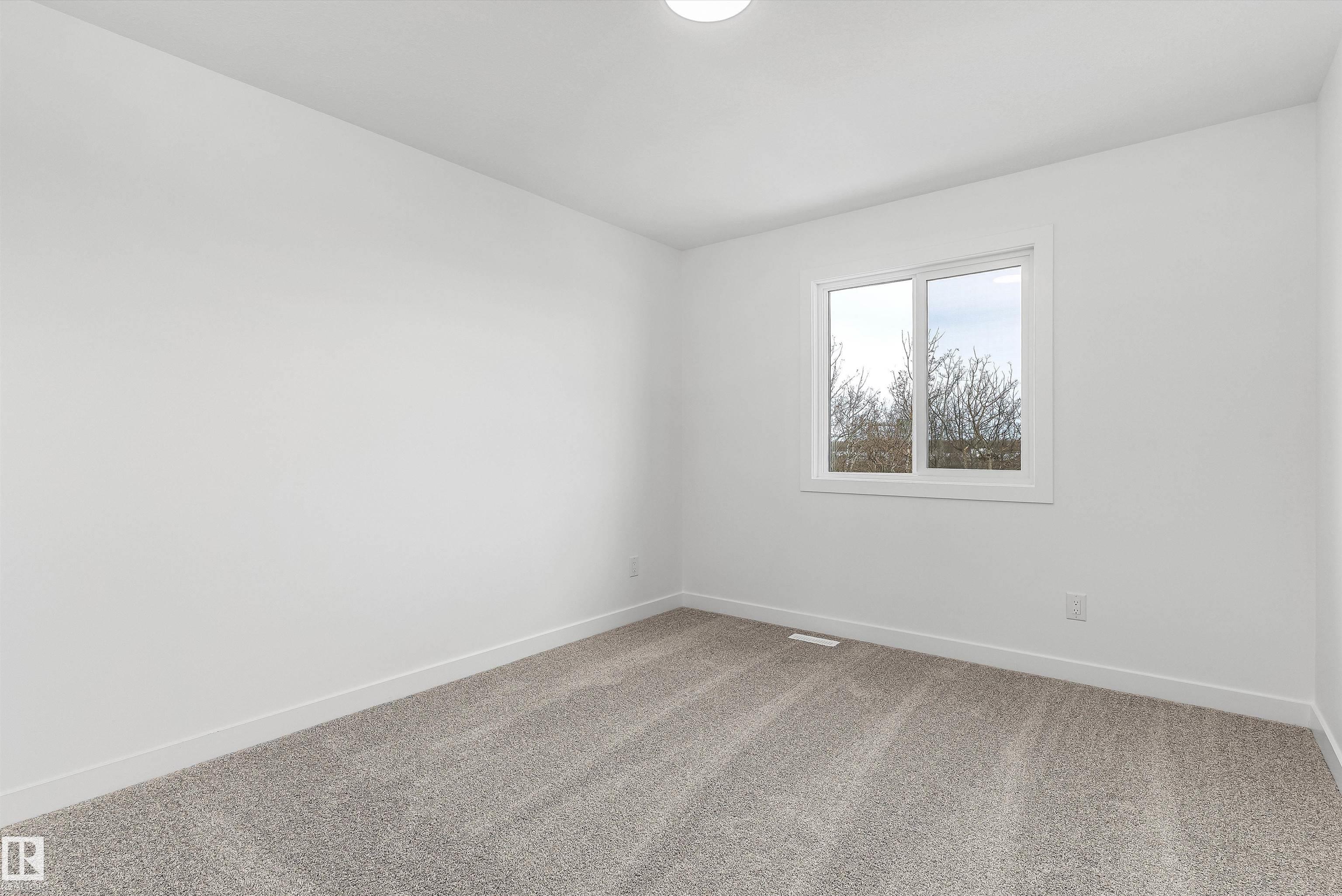 https://zimg.paragon.ice.com/ParagonImages/Property/PM/RAE/225397686/22/0/0/c5519557600333370048c7831b344551/1/035e72faae11530579d86a5de47c130a/225397686-0920e477-ed45-44e8-ae05-a899c1e5cab0.JPG