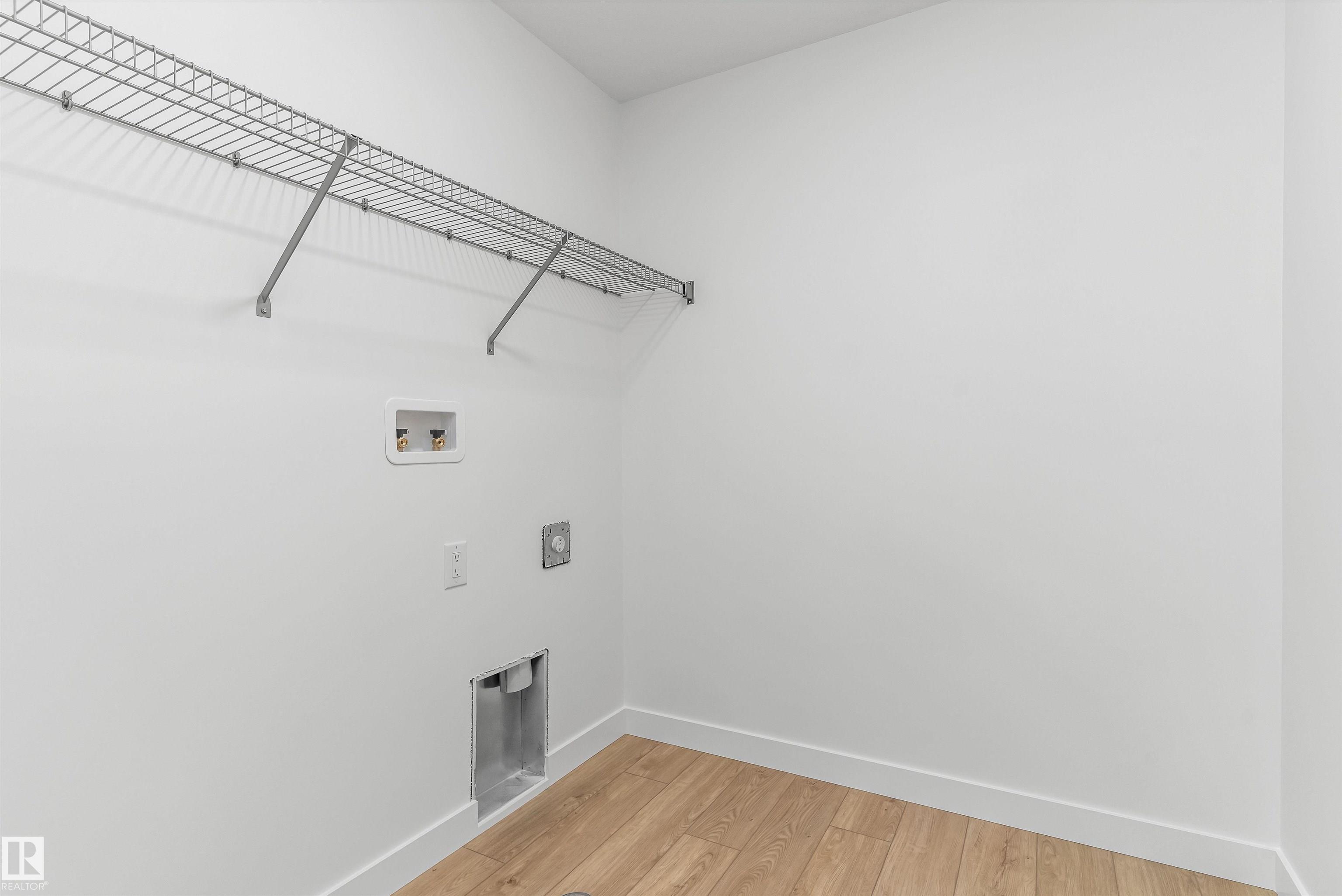 https://zimg.paragon.ice.com/ParagonImages/Property/PM/RAE/225397686/25/0/0/c53cb6184a21761feed4a6acc9939f9d/1/035e72faae11530579d86a5de47c130a/225397686-c3f06ee7-d008-46a3-96ac-925aa4e58f5e.JPG