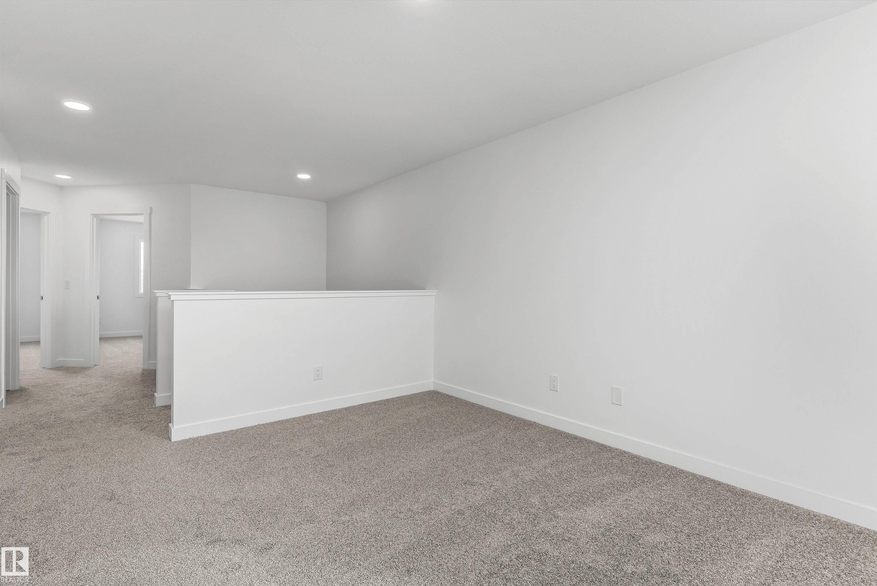 https://zimg.paragon.ice.com/ParagonImages/Property/PM/RAE/225397686/27/0/0/1029b26c5119424813124a80bbdef543/1/035e72faae11530579d86a5de47c130a/225397686-2ed3d39e-8e83-4619-9091-c2f90e63de4f.JPG