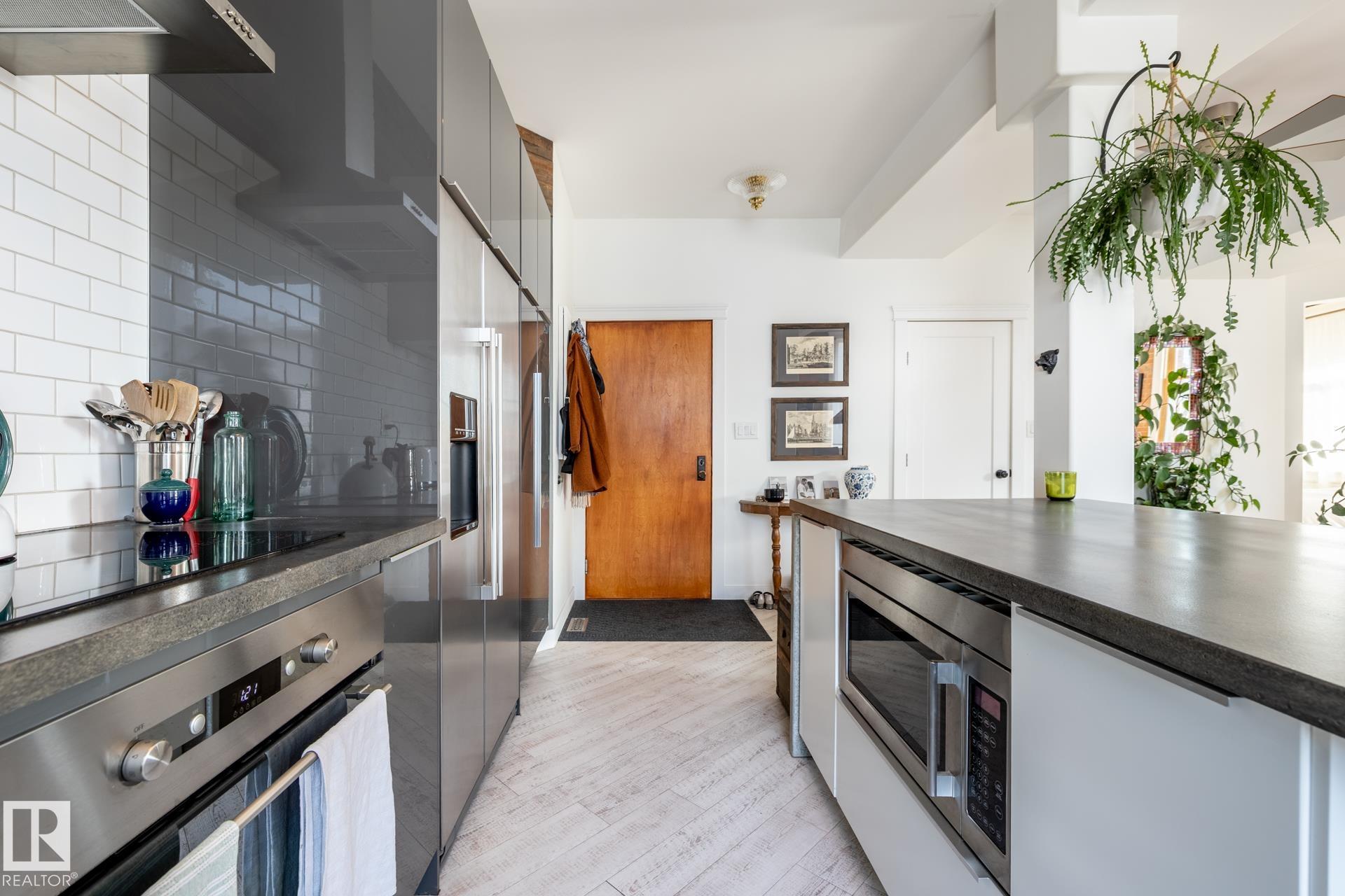 https://zimg.paragon.ice.com/ParagonImages/Property/PM/RAE/225397700/11/0/0/4993deef1c3df7806603254a97a929dc/1/06cdac08bca700550104d75f9085303f/225397700-e7eb4e7d-1bec-4903-ad43-85f35cd8e60e.JPG