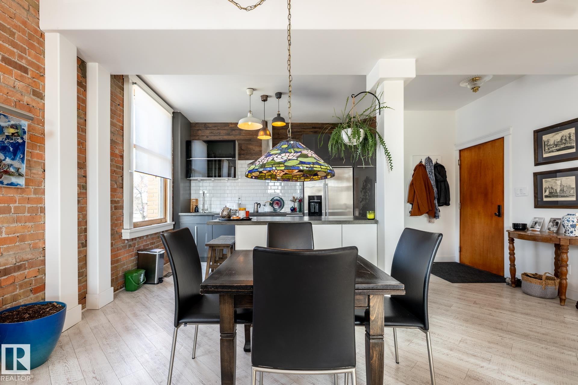 https://zimg.paragon.ice.com/ParagonImages/Property/PM/RAE/225397700/17/0/0/7928b13d06d91ebddb91d4f0addea02f/1/06cdac08bca700550104d75f9085303f/225397700-c433d2dc-2fdd-4505-a4b9-cec7605afca8.JPG