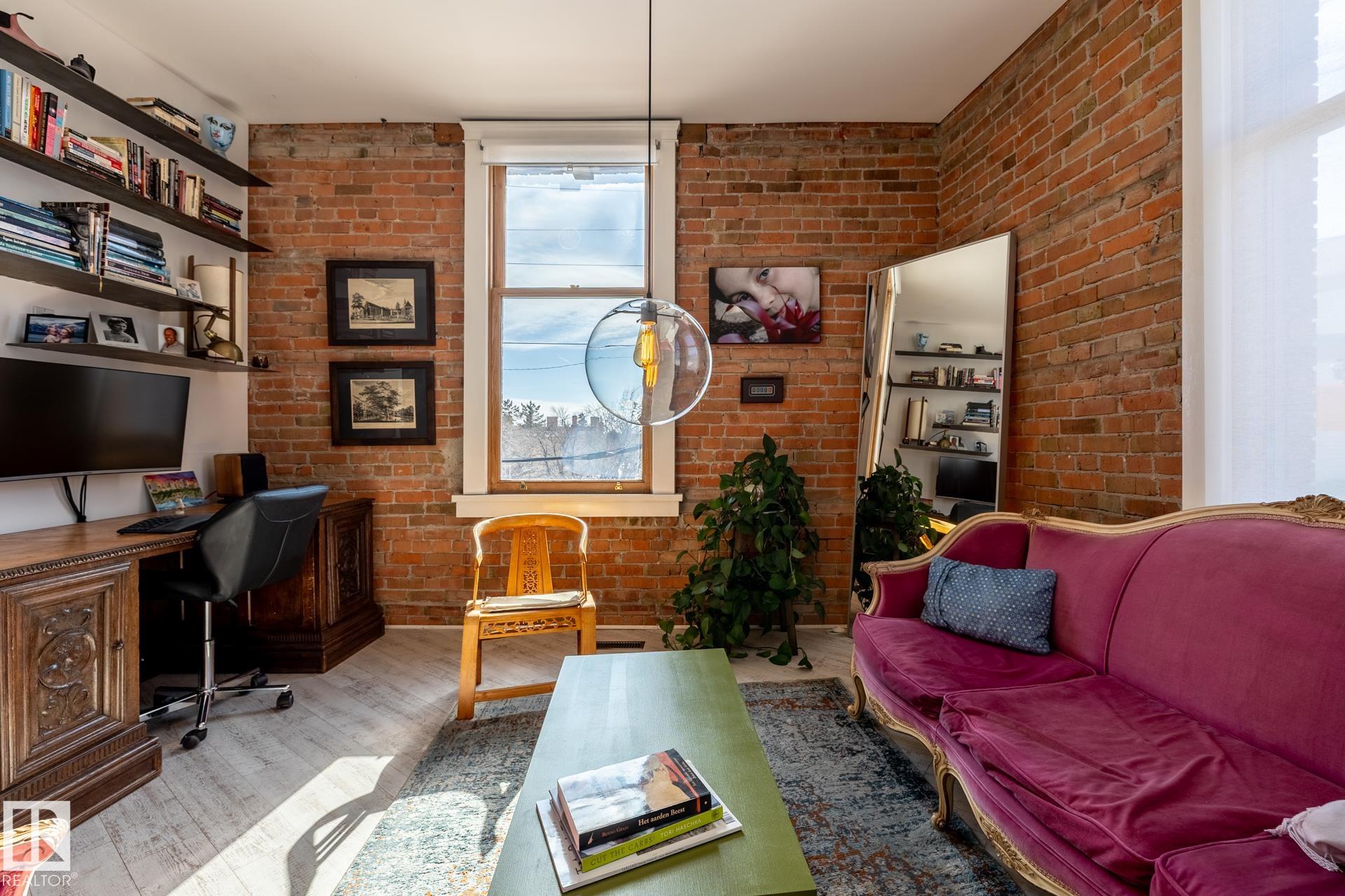 https://zimg.paragon.ice.com/ParagonImages/Property/PM/RAE/225397700/20/0/0/0a9a038a6e14a6f8db3edea04ac1f23f/1/06cdac08bca700550104d75f9085303f/225397700-dd4670f2-de13-4c2c-898e-98cdd56b7536.JPG