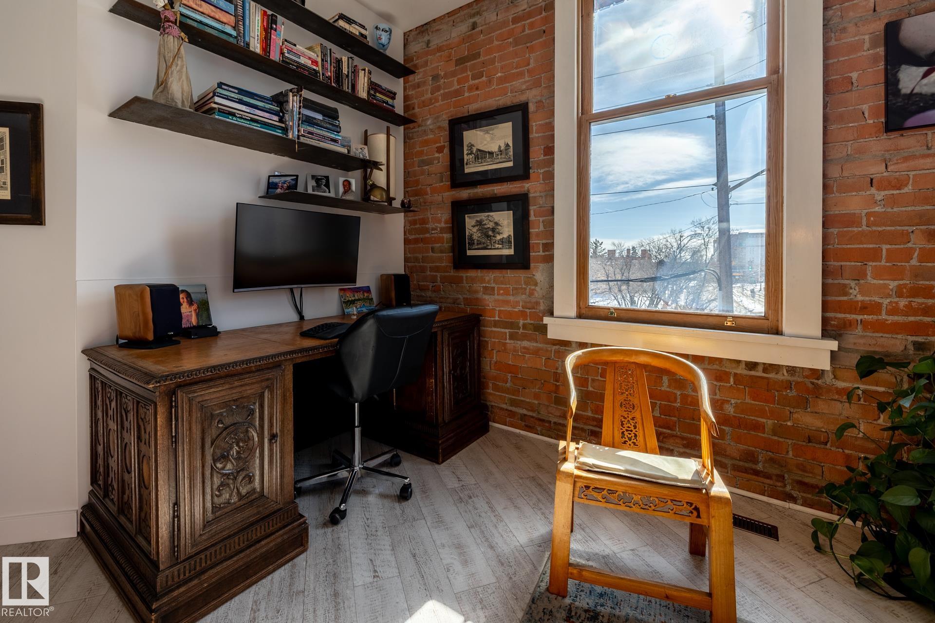 https://zimg.paragon.ice.com/ParagonImages/Property/PM/RAE/225397700/22/0/0/101f101ab272f4e41f2cc9444854b8c7/1/06cdac08bca700550104d75f9085303f/225397700-3c752b7a-7175-431b-bfb0-61a7c5b9fb28.JPG
