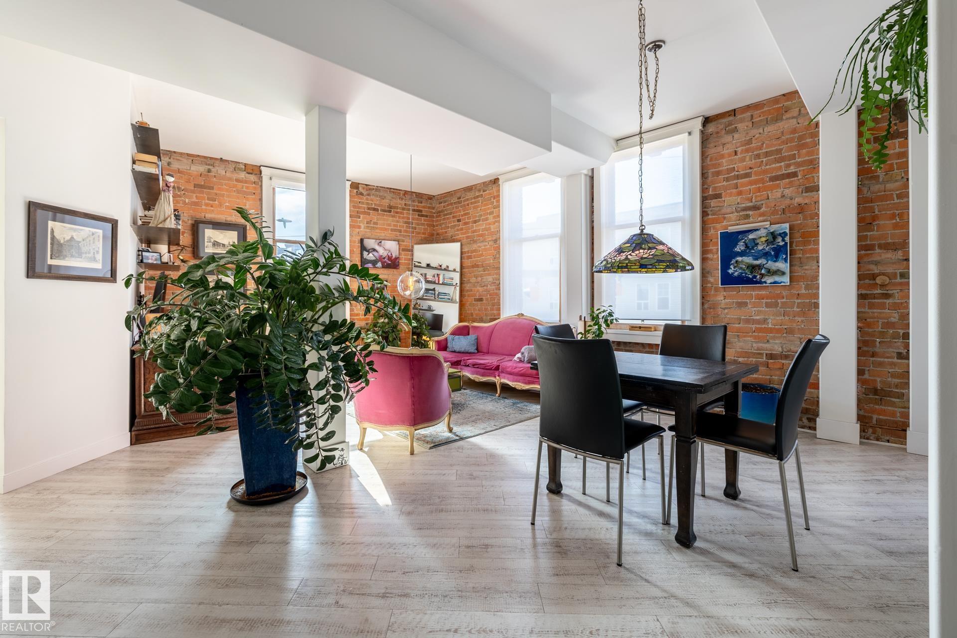 https://zimg.paragon.ice.com/ParagonImages/Property/PM/RAE/225397700/38/0/0/53b0aeeab4fd8a480b2232bb5503eb7e/1/06cdac08bca700550104d75f9085303f/225397700-734702c4-ecbd-41f0-a93e-0df4e1170e28.JPG