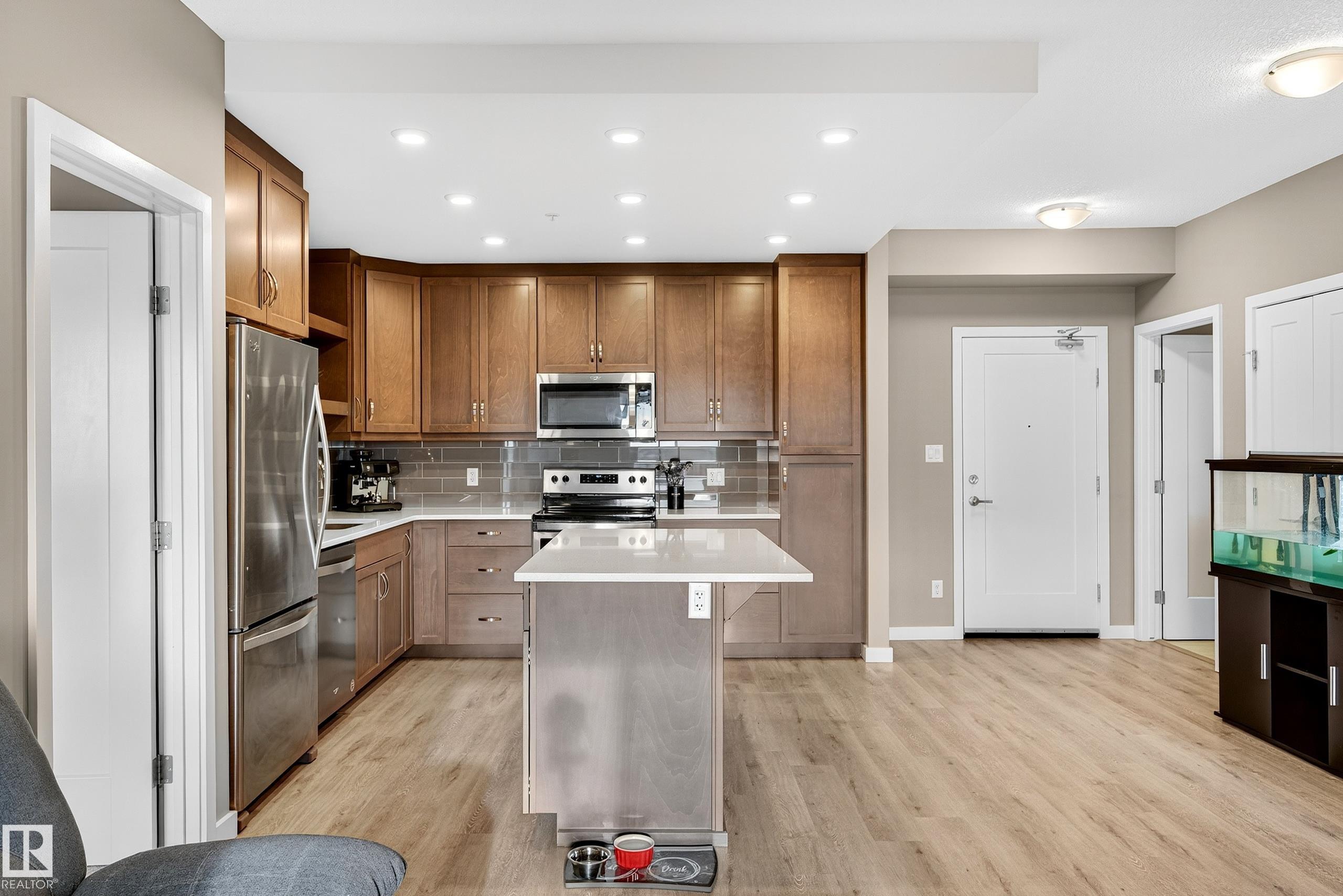 https://zimg.paragon.ice.com/ParagonImages/Property/PM/RAE/225397717/11/0/0/7791d250d1565c1705cc9e345334e369/1/003e4cc63f702589fd60f029ad1720fb/225397717-f23e6ab3-1393-4d30-ab51-a6ad376f123e.JPG