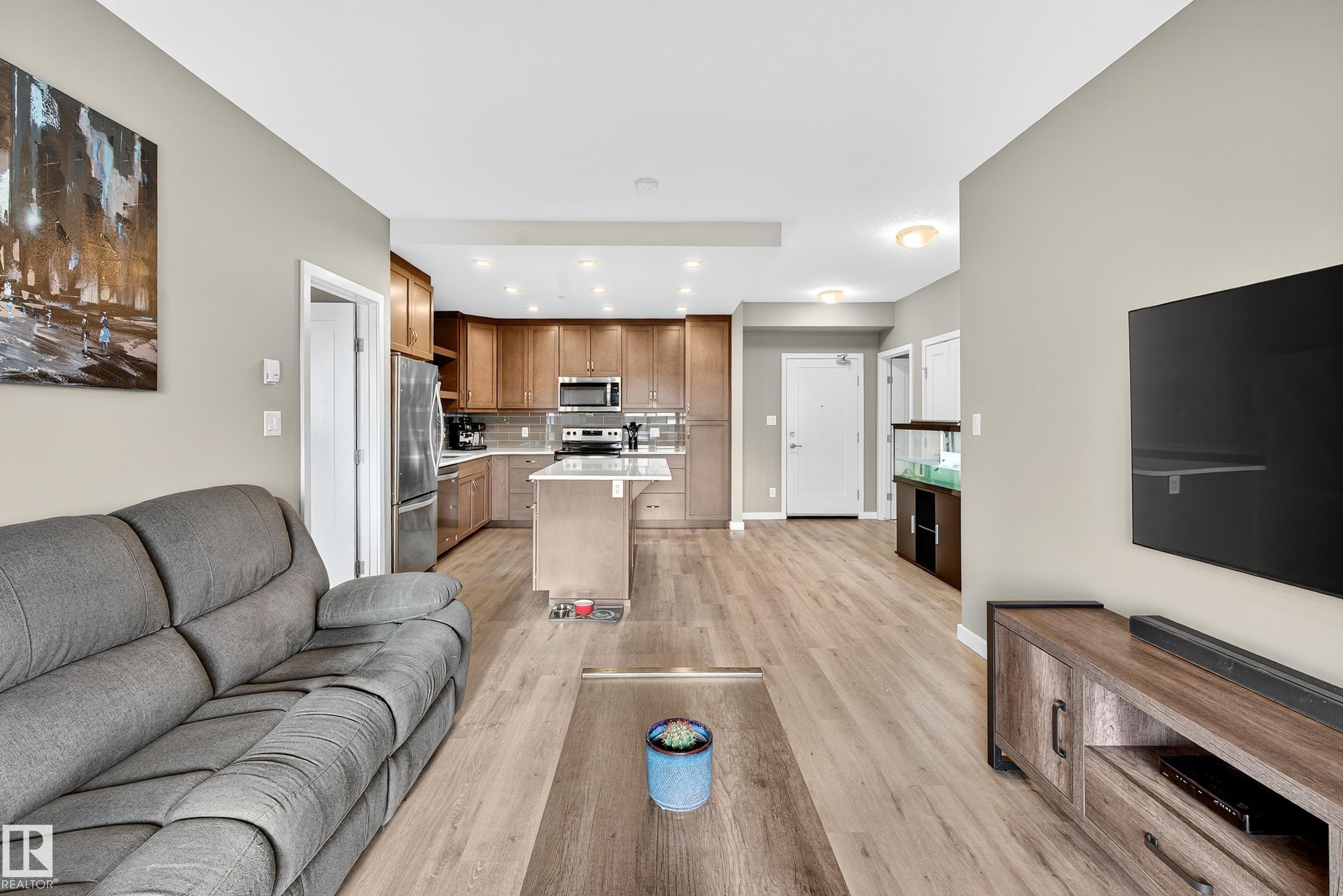 https://zimg.paragon.ice.com/ParagonImages/Property/PM/RAE/225397717/15/0/0/b4969d33f5006e34365f2b251c9c0b16/1/003e4cc63f702589fd60f029ad1720fb/225397717-7e80978b-db4a-4abd-85ff-7e2e7bae793b.JPG